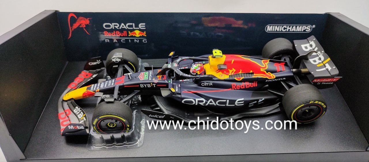 Auto a escala marca Mini Champs, Modelo RB18, Sergio Checo Pérez, GP México 2022 - Chido Toys