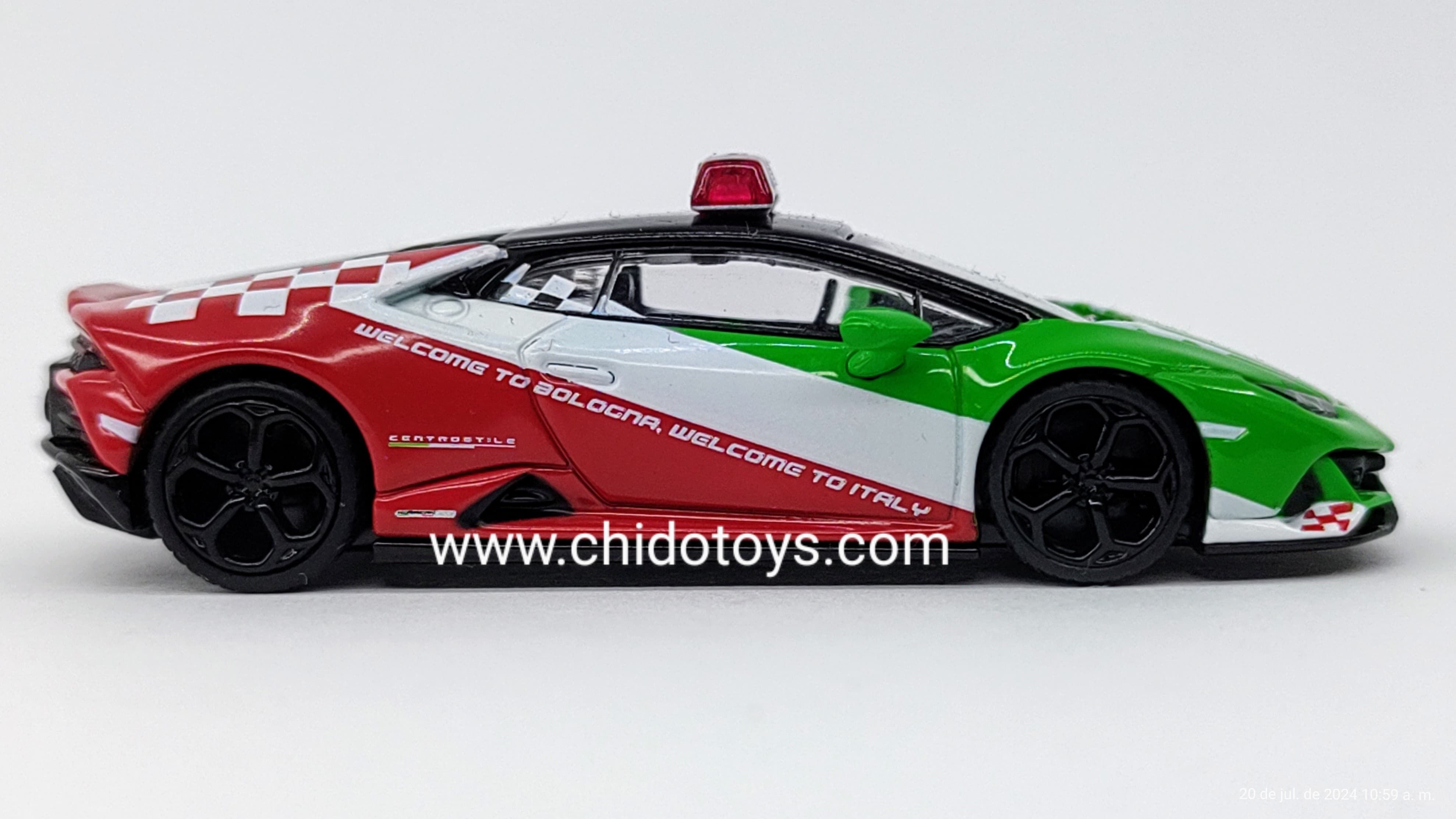 Auto a escala marca Mini GT Lamborghini Huracán EVO Bologna Airport 2020 - Chido Toys