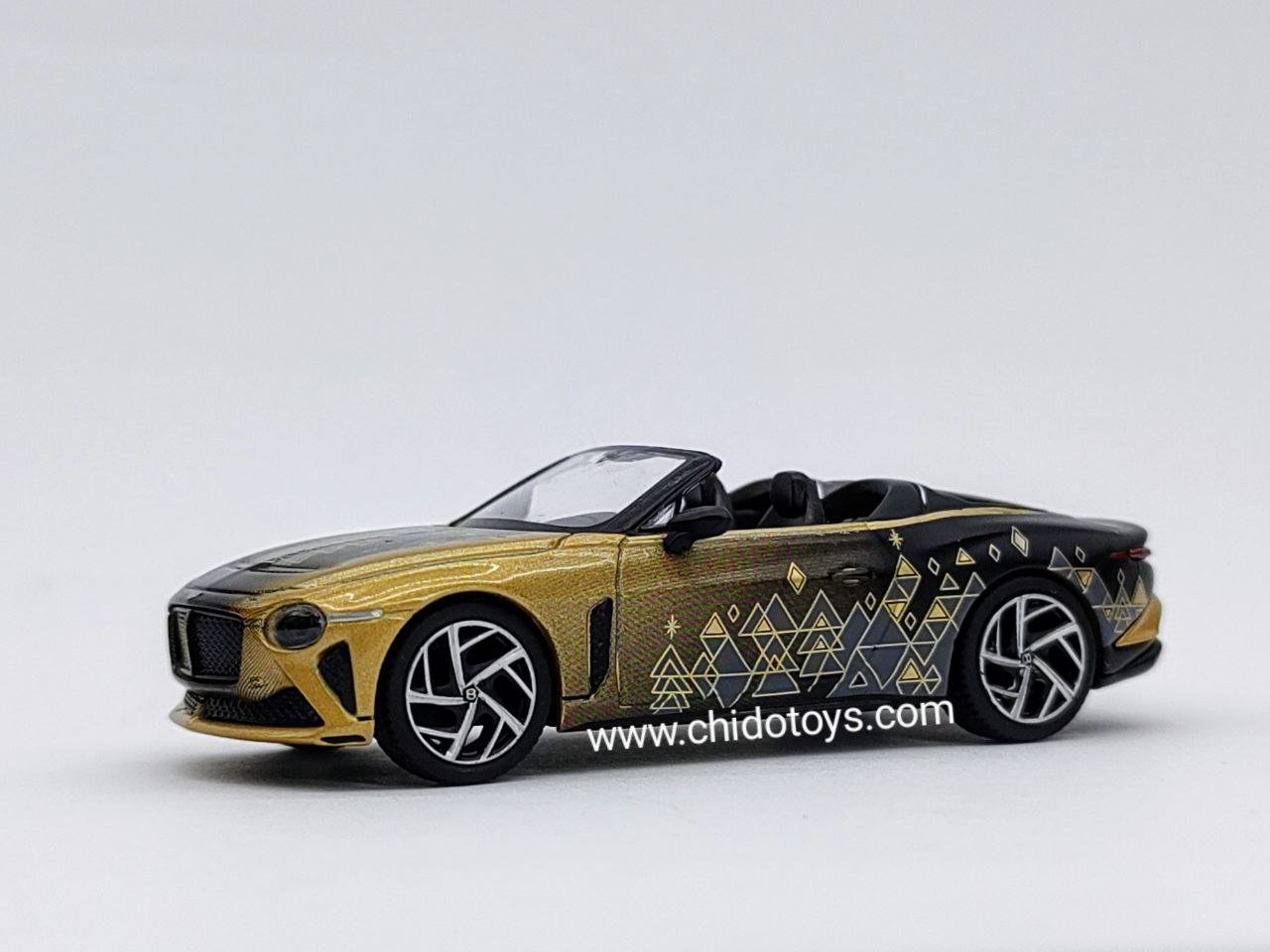 Auto a escala marca Mini GT, Modelo Bentley Muliner Bacalar, Edición Navidad 2023 - Chido Toys