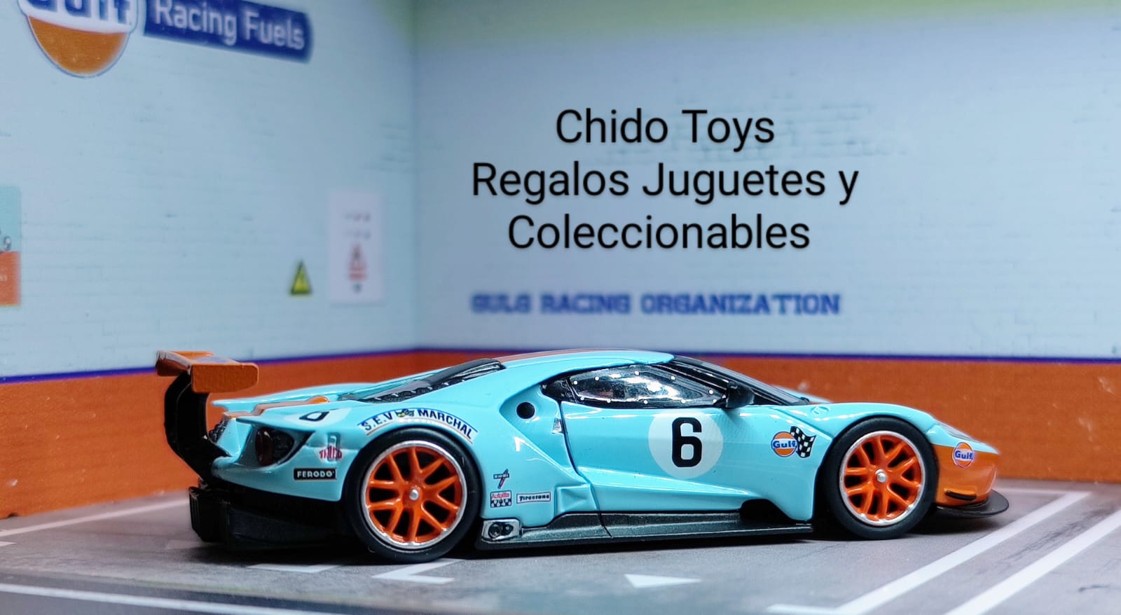 Auto a escala marca Mini GT, modelo Ford GT GTLM - Chido Toys