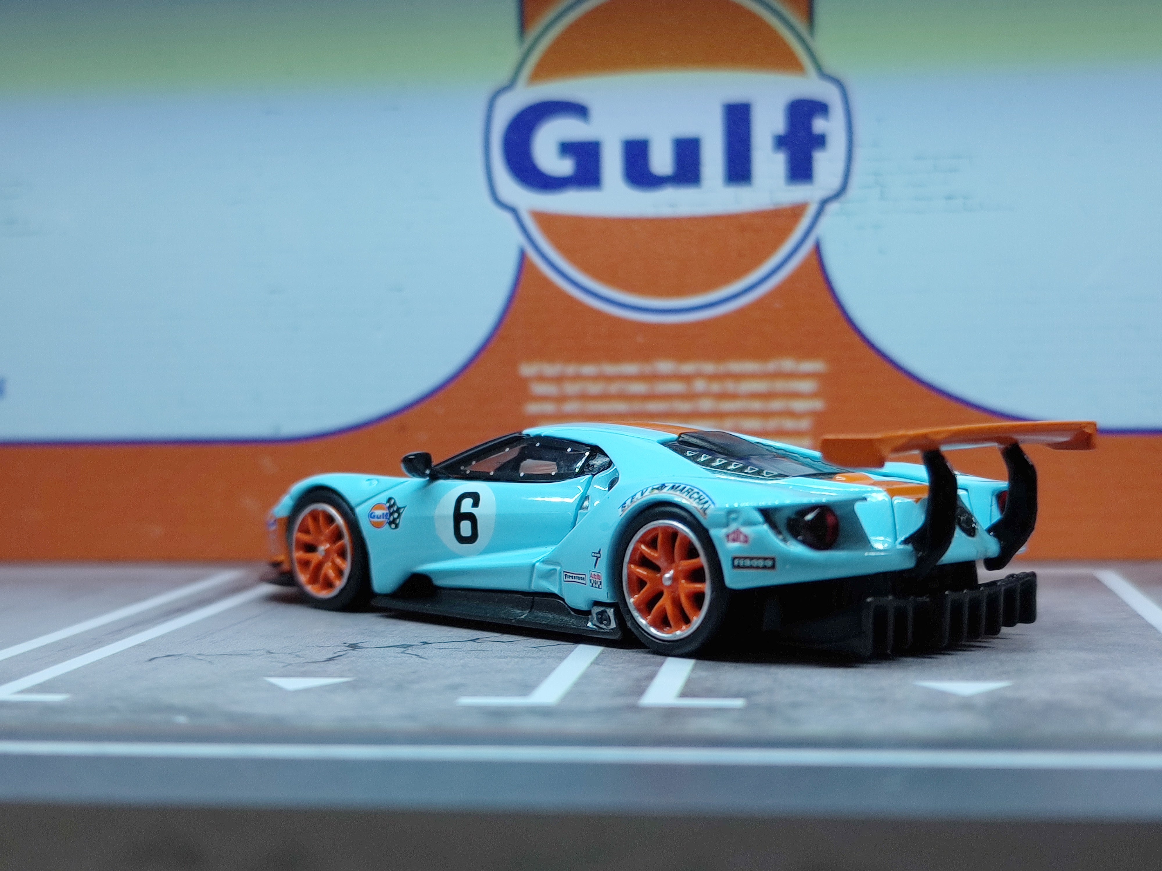 Auto a escala marca Mini GT, modelo Ford GT GTLM - Chido Toys