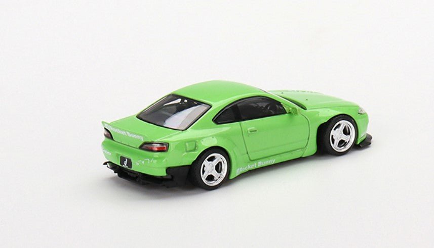 Auto a escala marca Mini GT modelo Nissan Silvia (S15) Rocket Bunny - Chido Toys