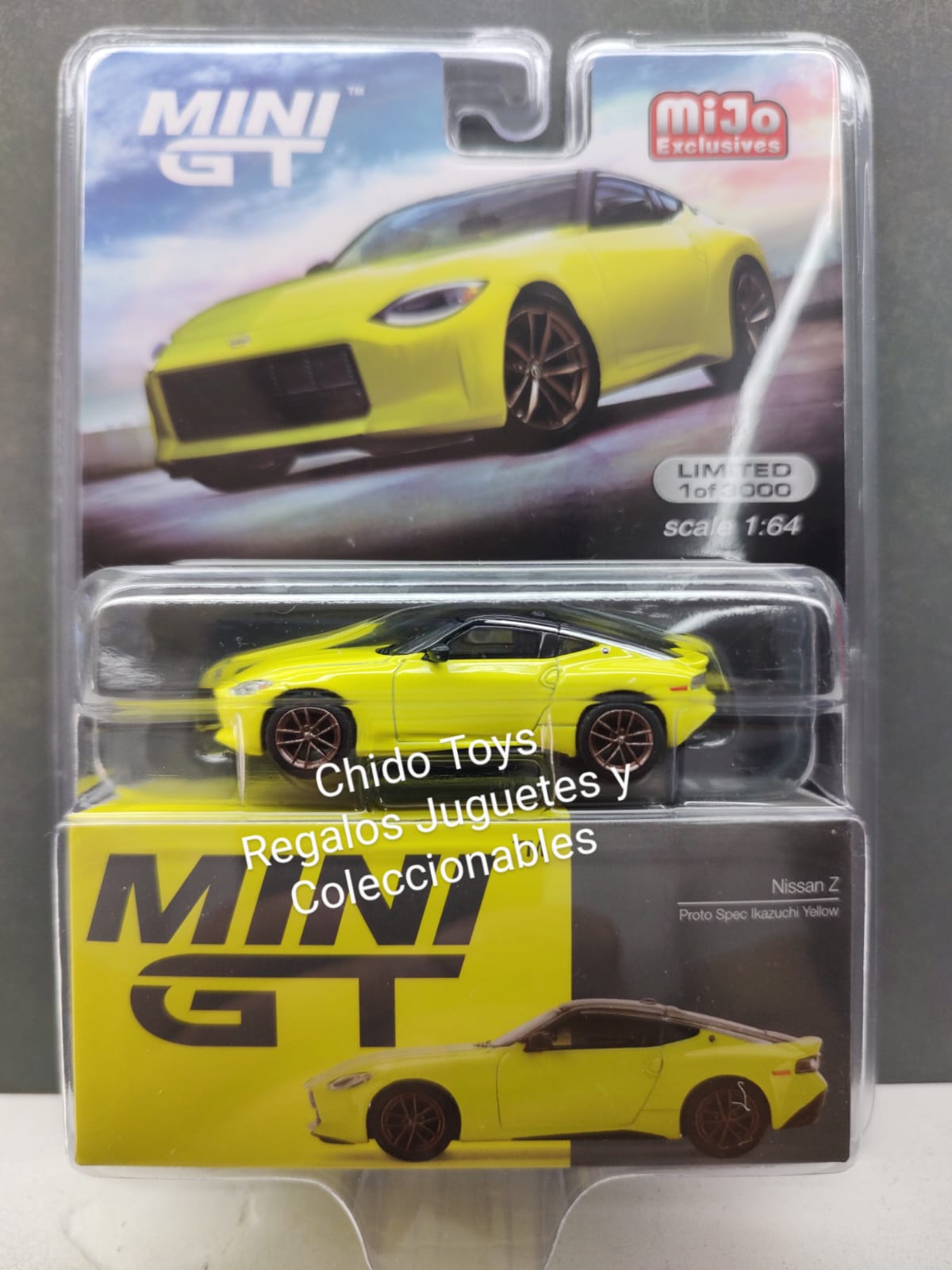 Auto a escala marca Mini GT, Modelo Nissan Z Proto Spec 2023 Amarillo Ikazuchi - Chido Toys