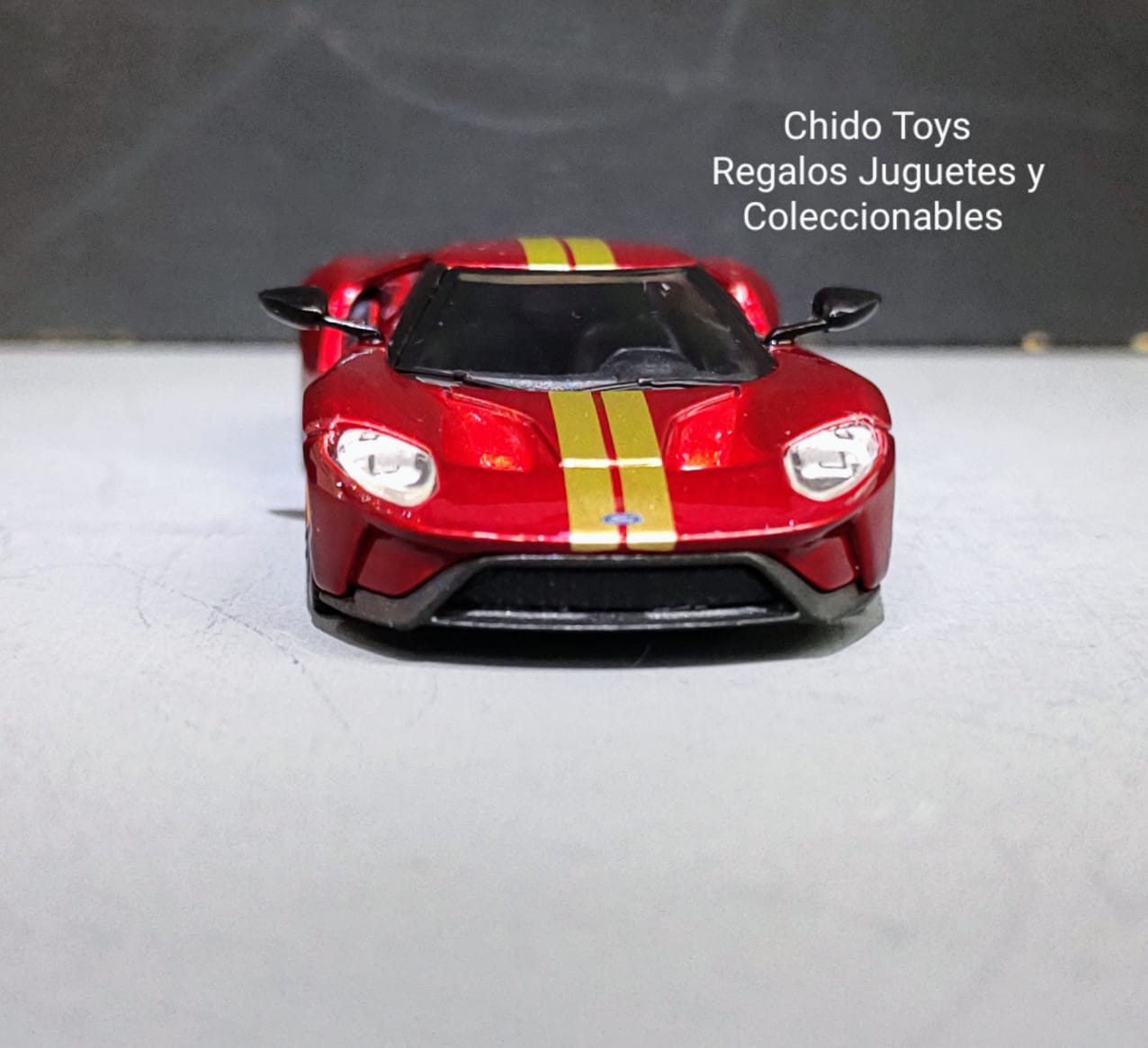 Auto a escala marca Mini GT & TARMAC WORKS, modelo Ford GT Liquid Red - Chido Toys