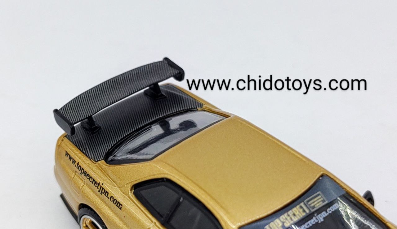 Auto a escala marca Mini GT, TOP SECRET Gold, Skyline GT - R R34 - Chido Toys