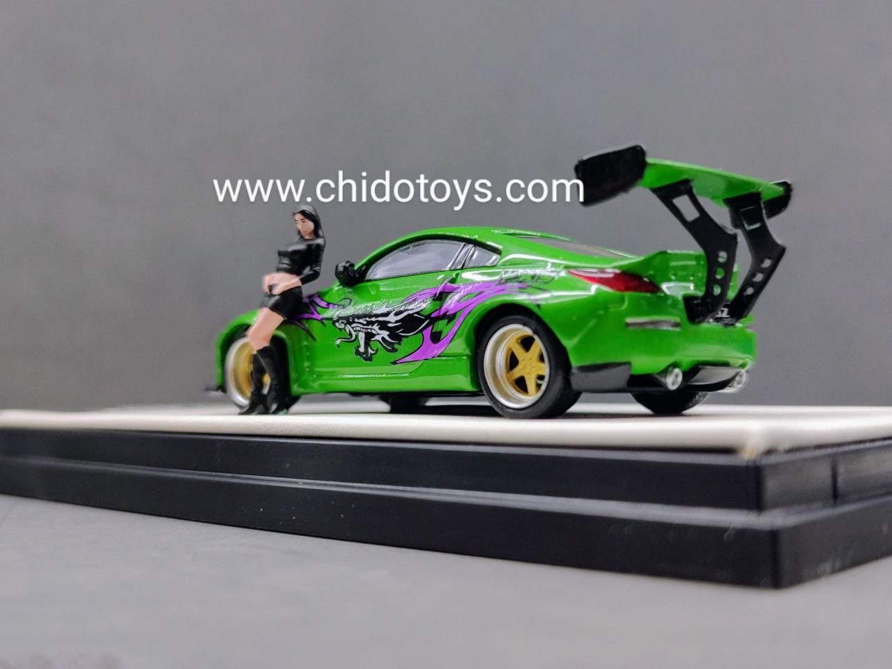 Auto a escala marca Mini Station, Modelo Nissan 350 Z - Chido Toys