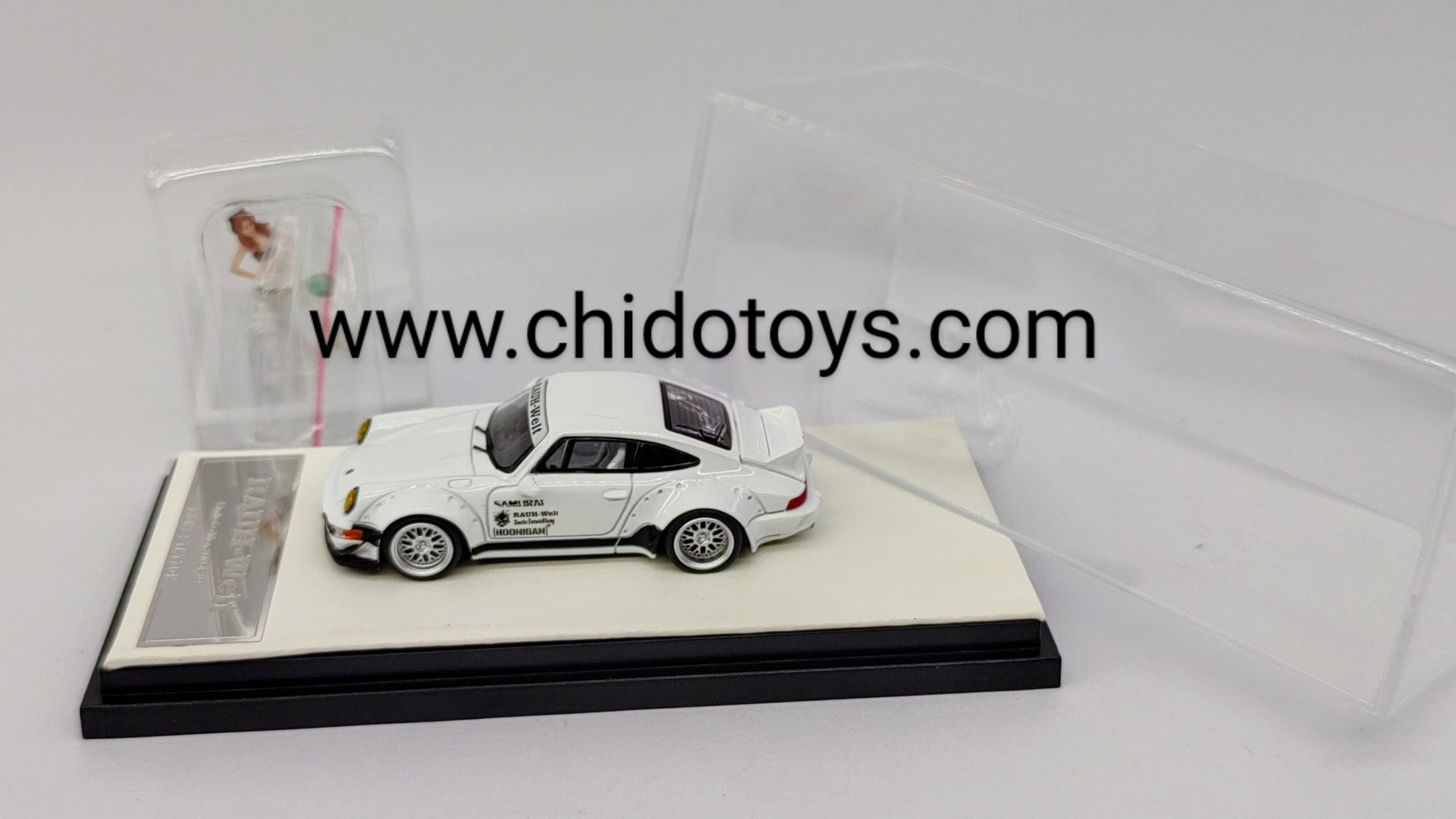 Auto a escala marca Mini Station, Modelo RWB 964 Samurai, Cola de Pato - Chido Toys