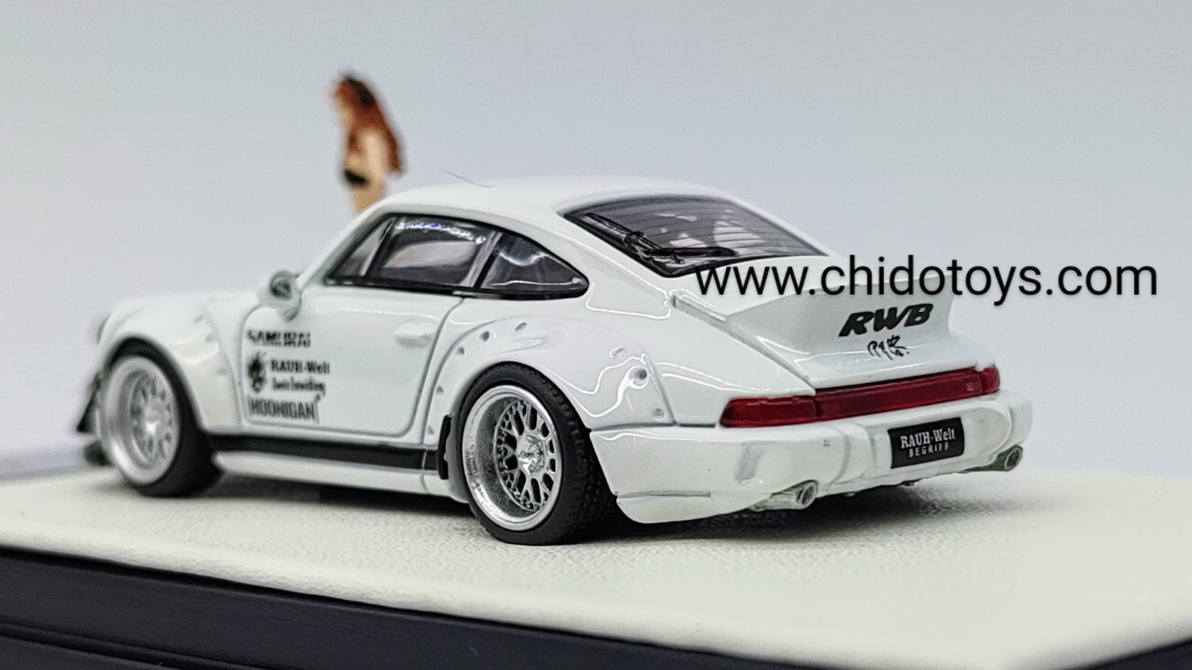 Auto a escala marca Mini Station, Modelo RWB 964 Samurai, Cola de Pato - Chido Toys