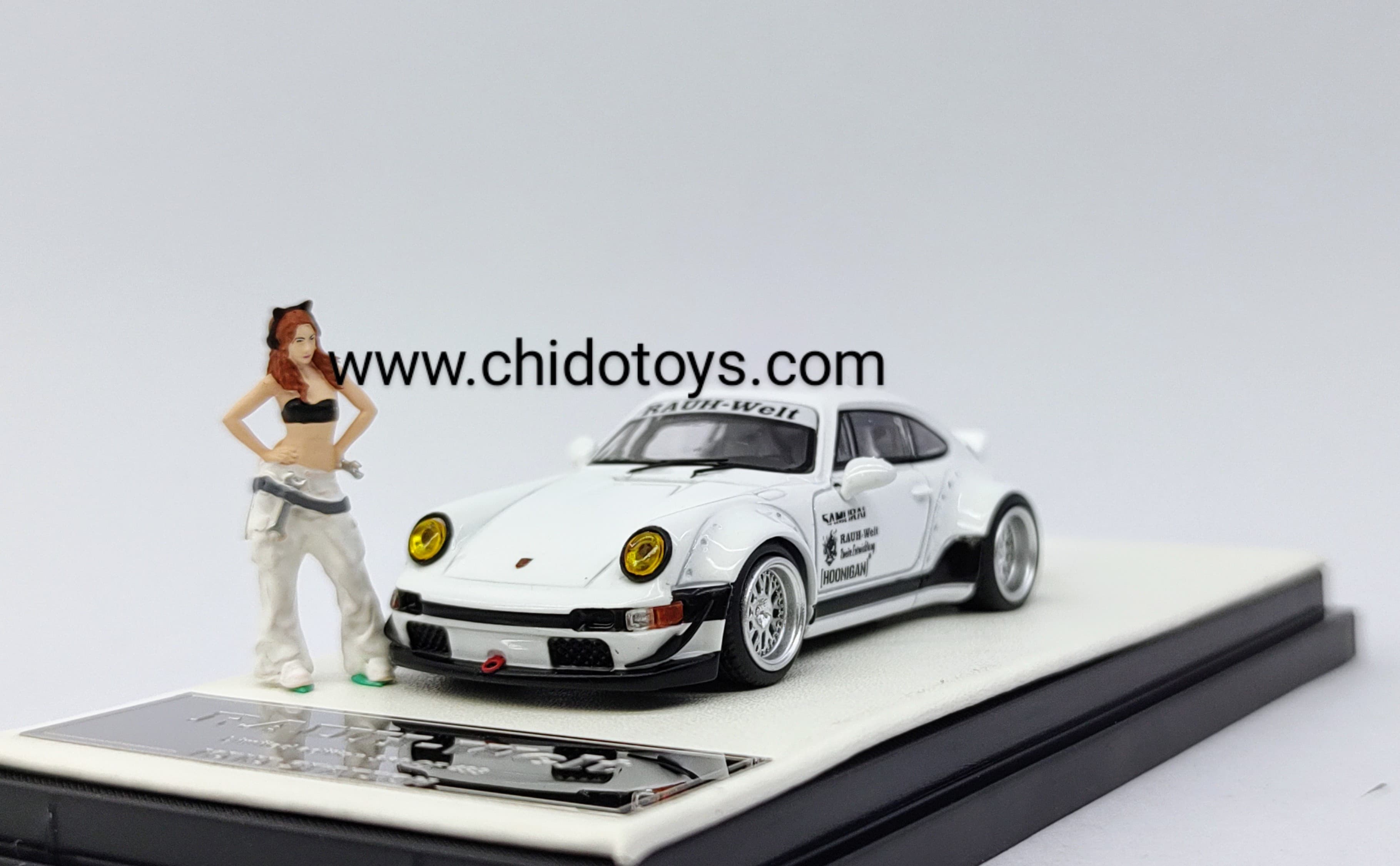 Auto a escala marca Mini Station, Modelo RWB 964 Samurai, Cola de Pato - Chido Toys