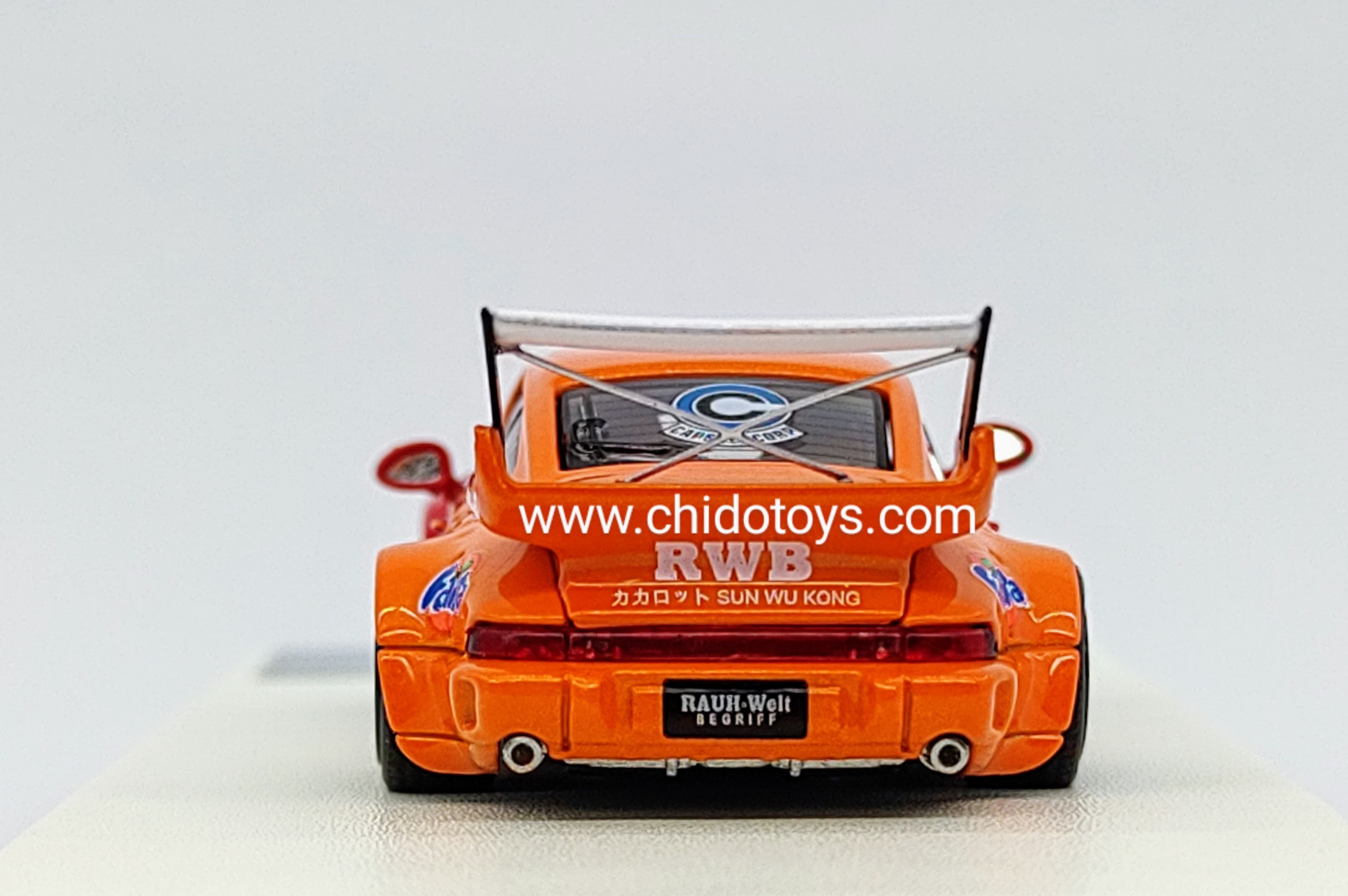 Auto a escala marca Mini Station modelo RWB Goku - Chido Toys