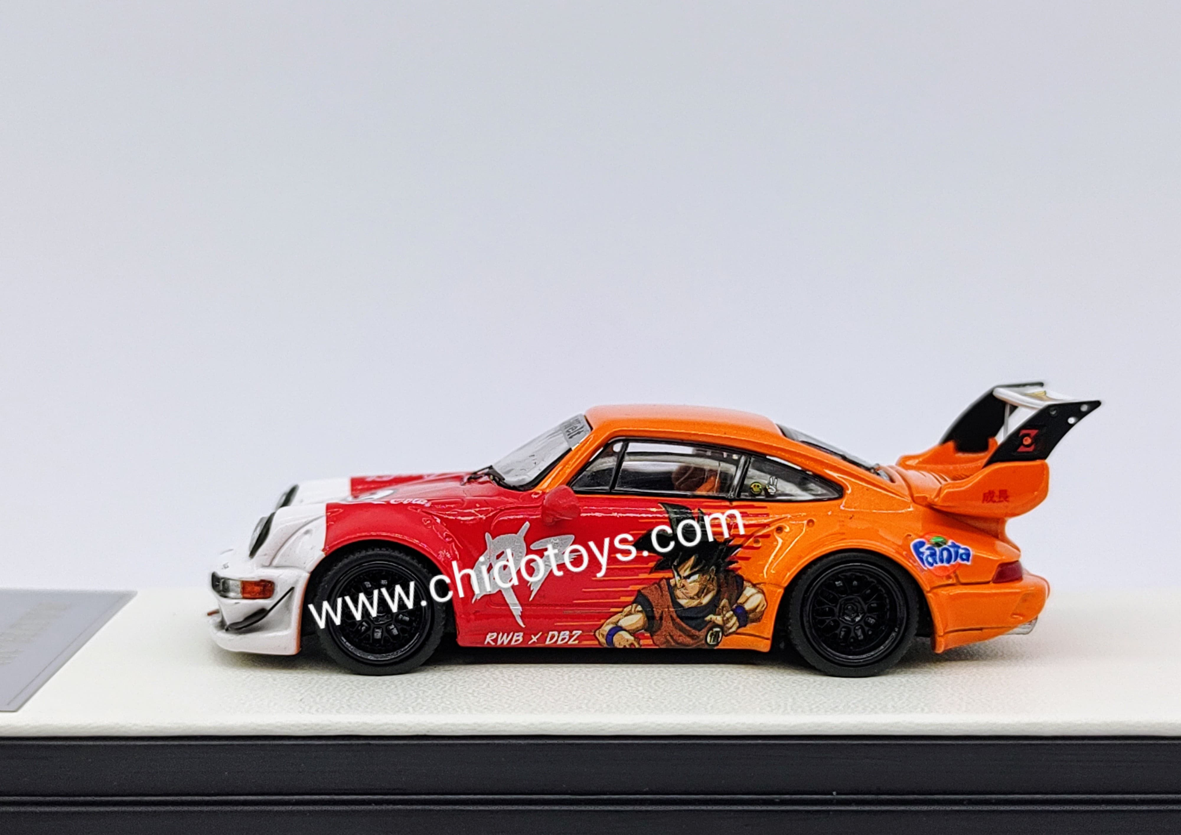 Auto a escala marca Mini Station modelo RWB Goku - Chido Toys