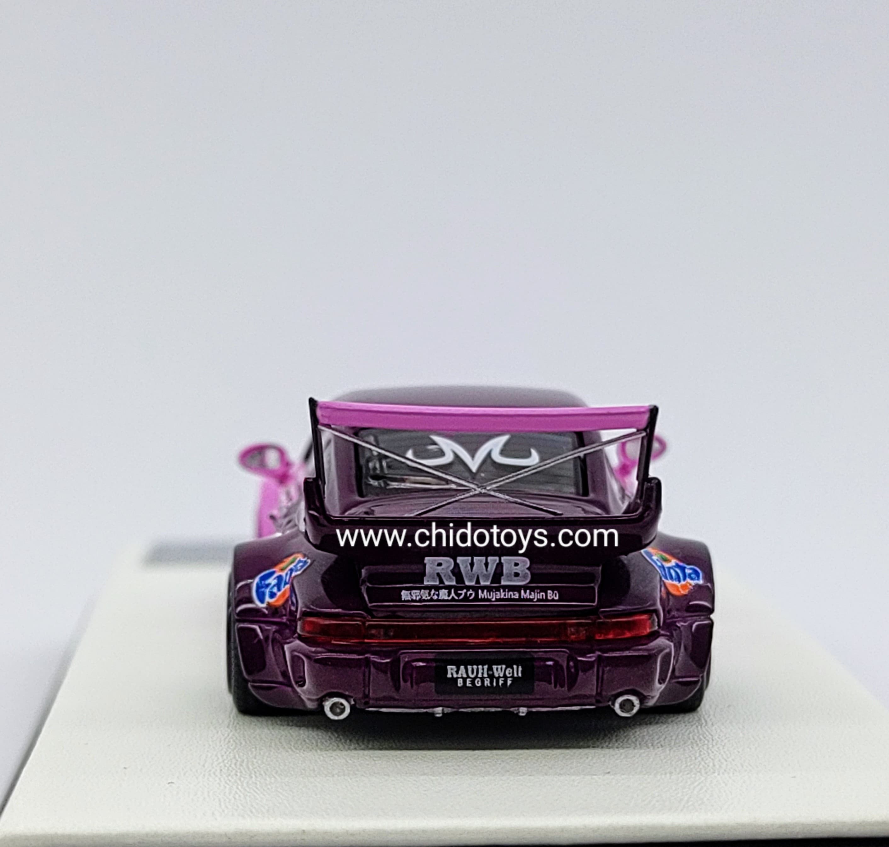 Auto a escala marca Mini Station modelo RWB Majin - Chido Toys