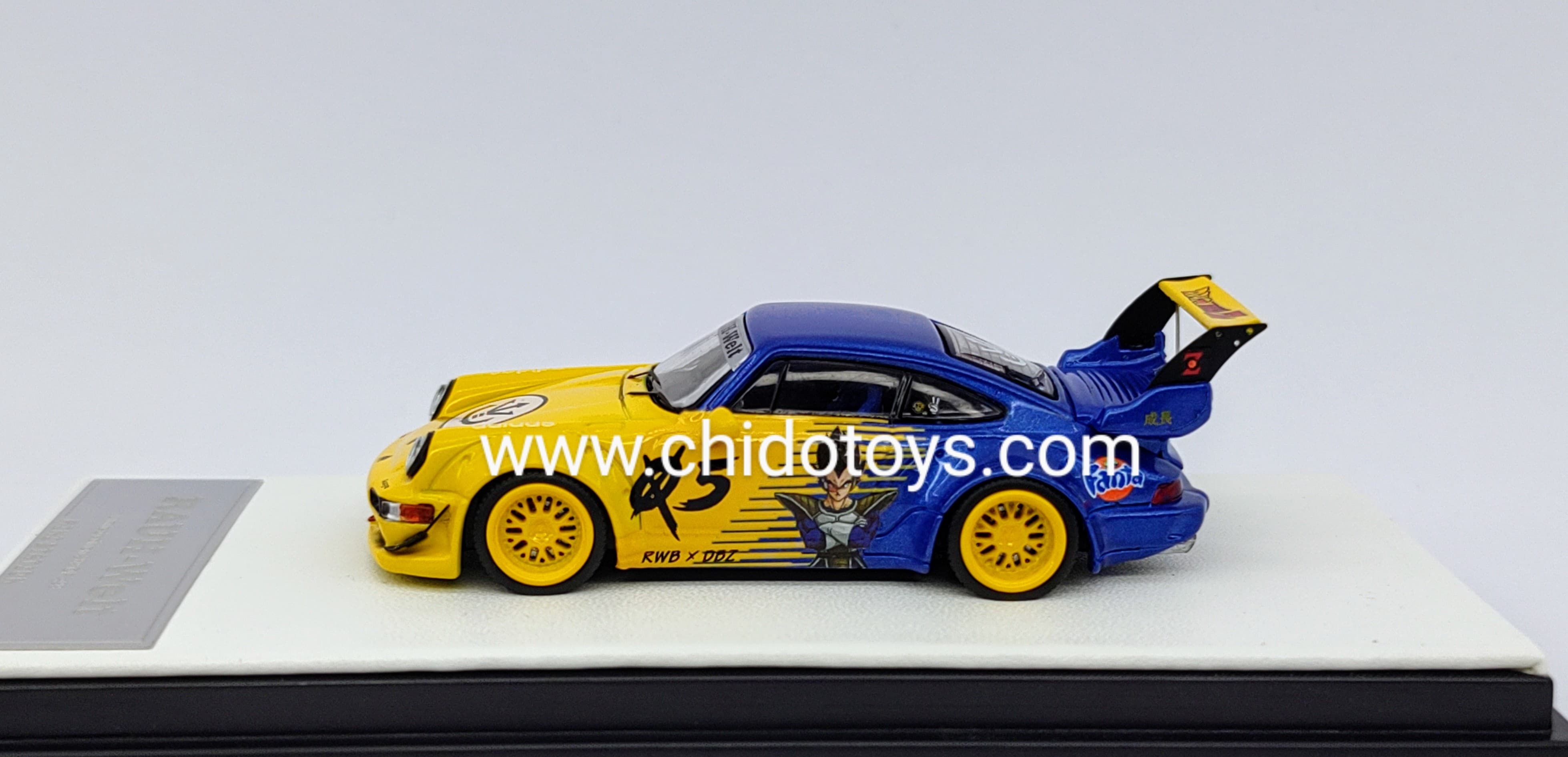 Auto a escala marca Mini Station modelo RWB Vegeta - Chido Toys