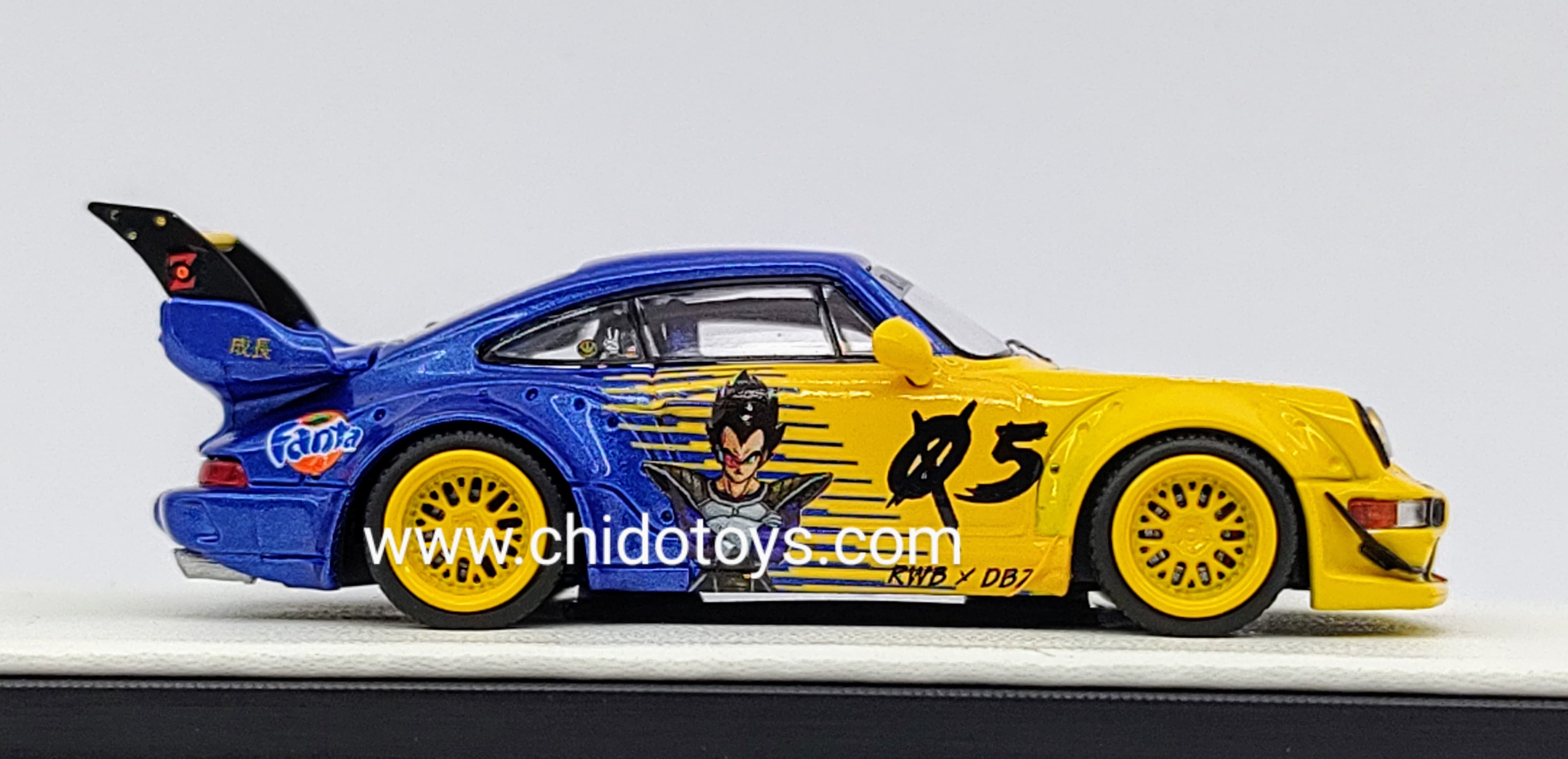 Auto a escala marca Mini Station modelo RWB Vegeta - Chido Toys