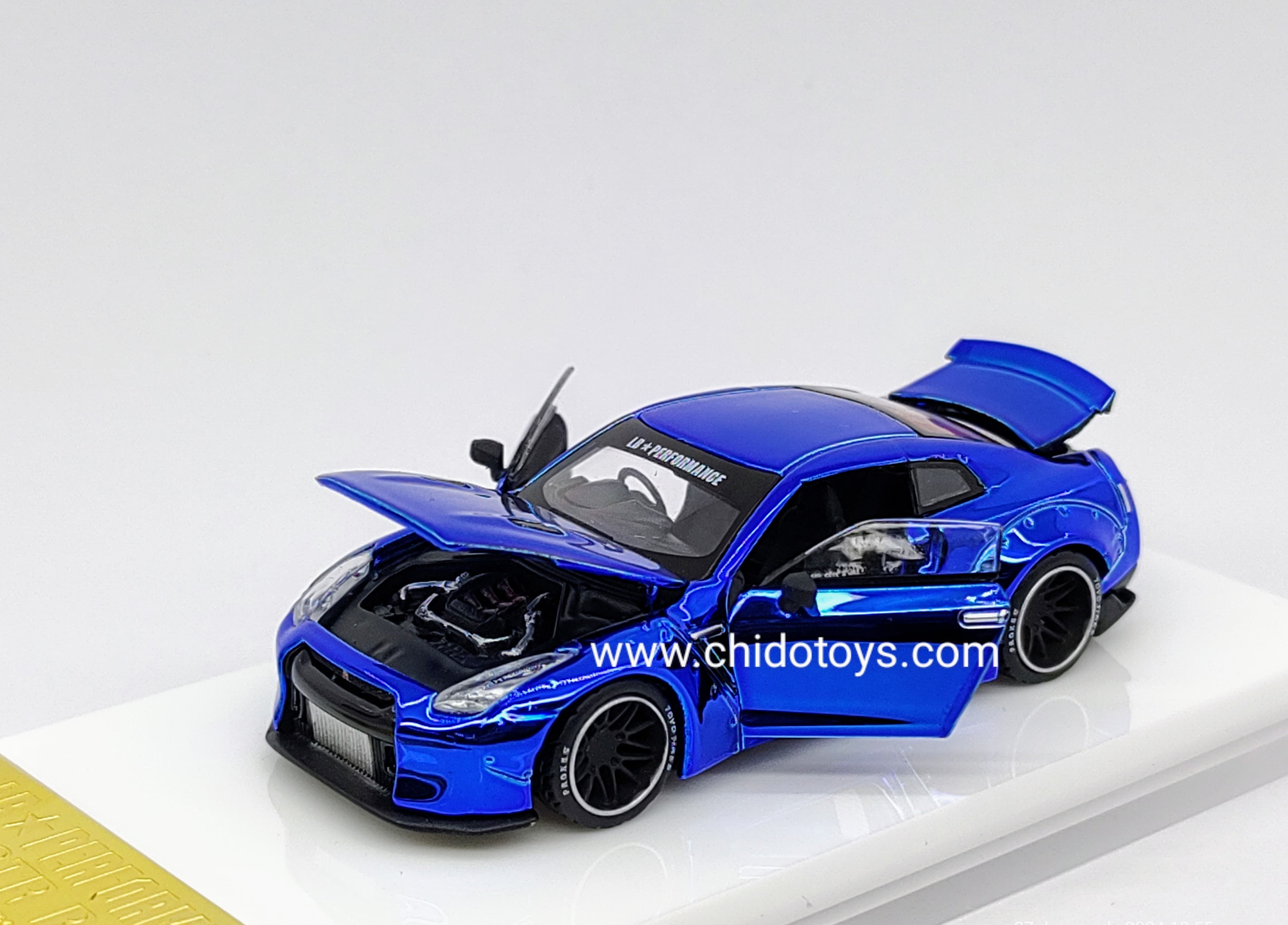 Auto a escala marca Old Time, Modelo Nissan GT - R (R35) - Chido Toys