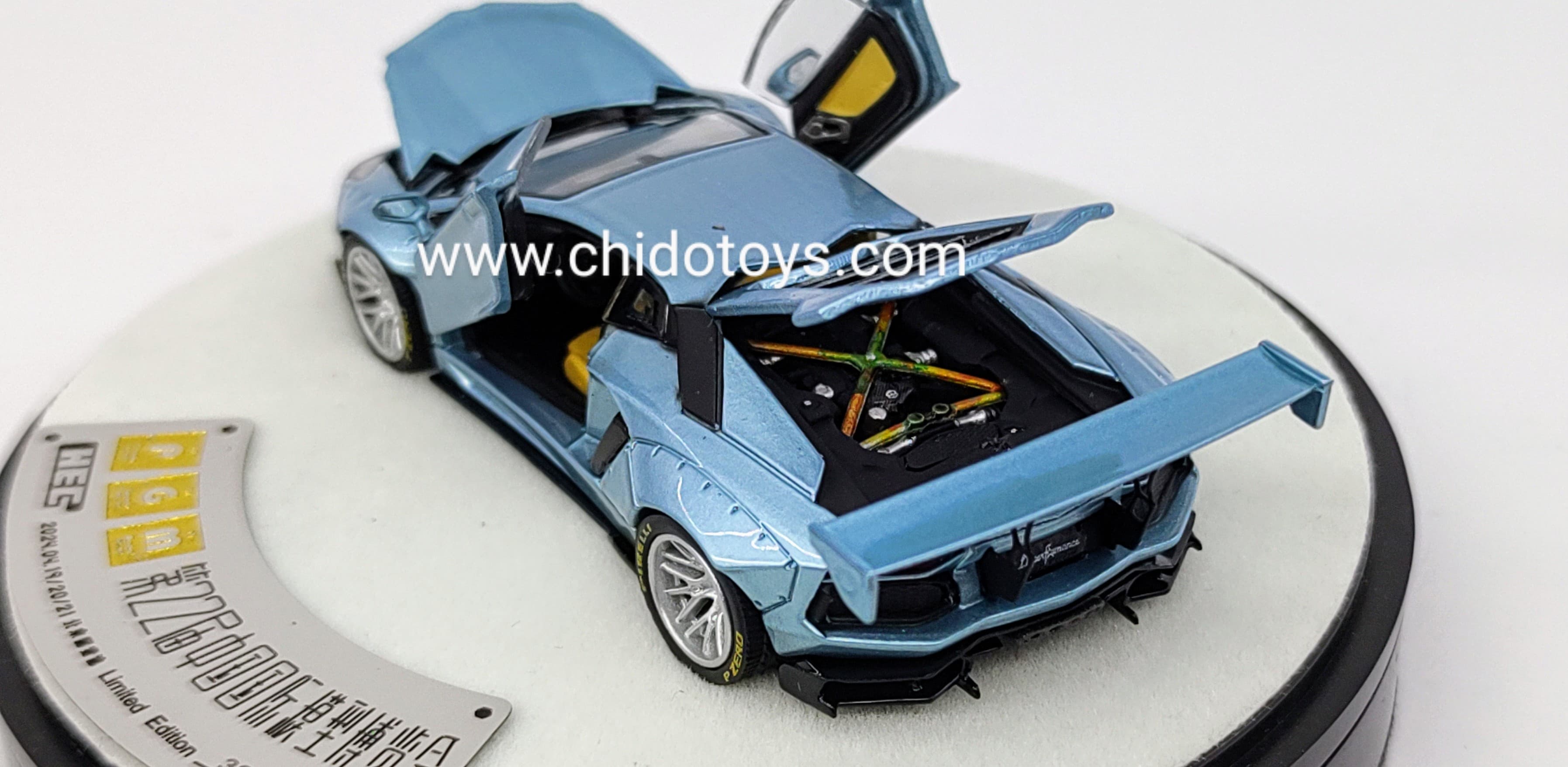 Auto a escala marca PGM, Modelo LBWK Lamborghini Aventador Azzurro THETYS, exclusivo de la HEC 2024 - Chido Toys