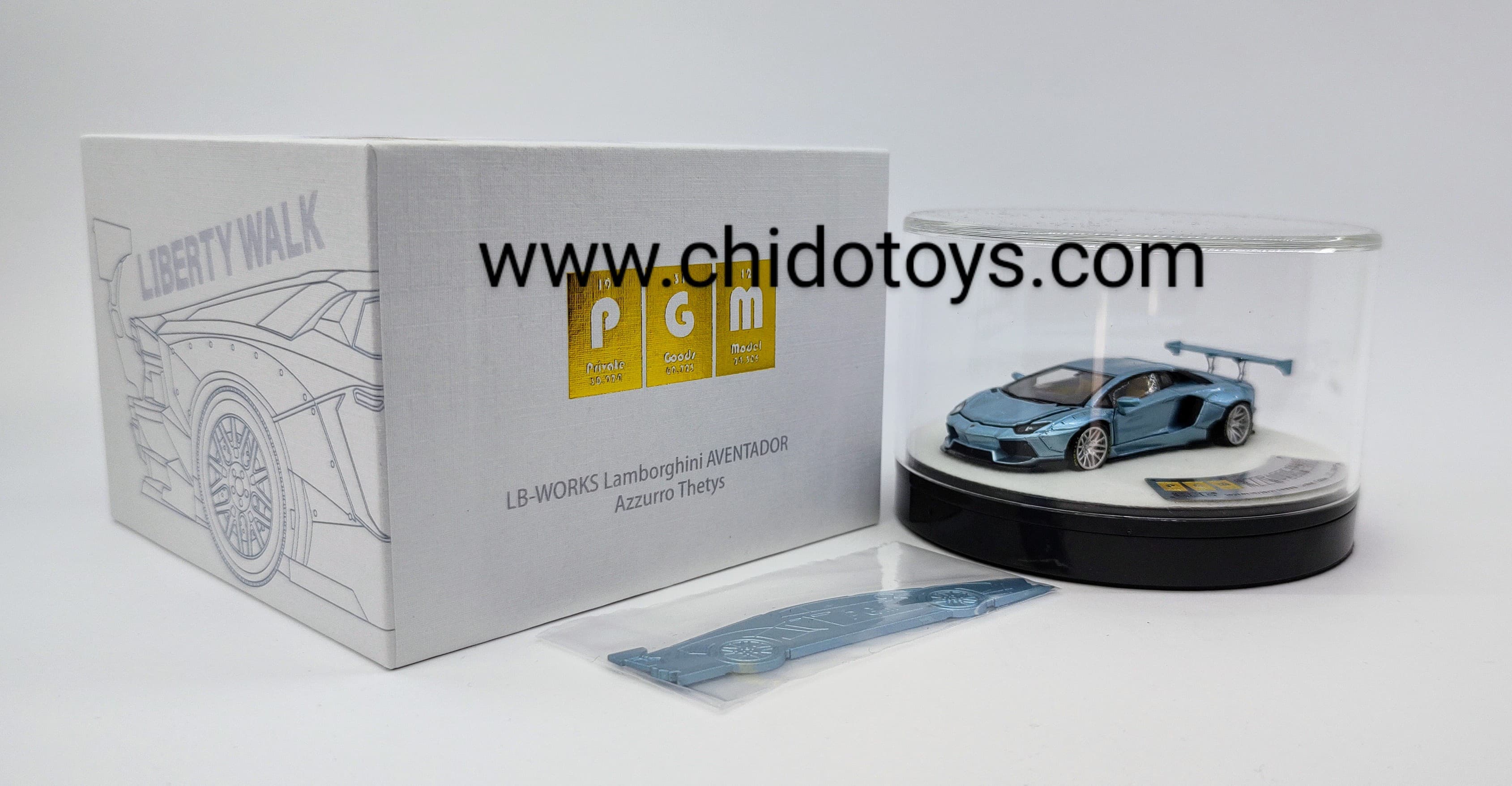 Auto a escala marca PGM, Modelo LBWK Lamborghini Aventador Azzurro THETYS, exclusivo de la HEC 2024 - Chido Toys