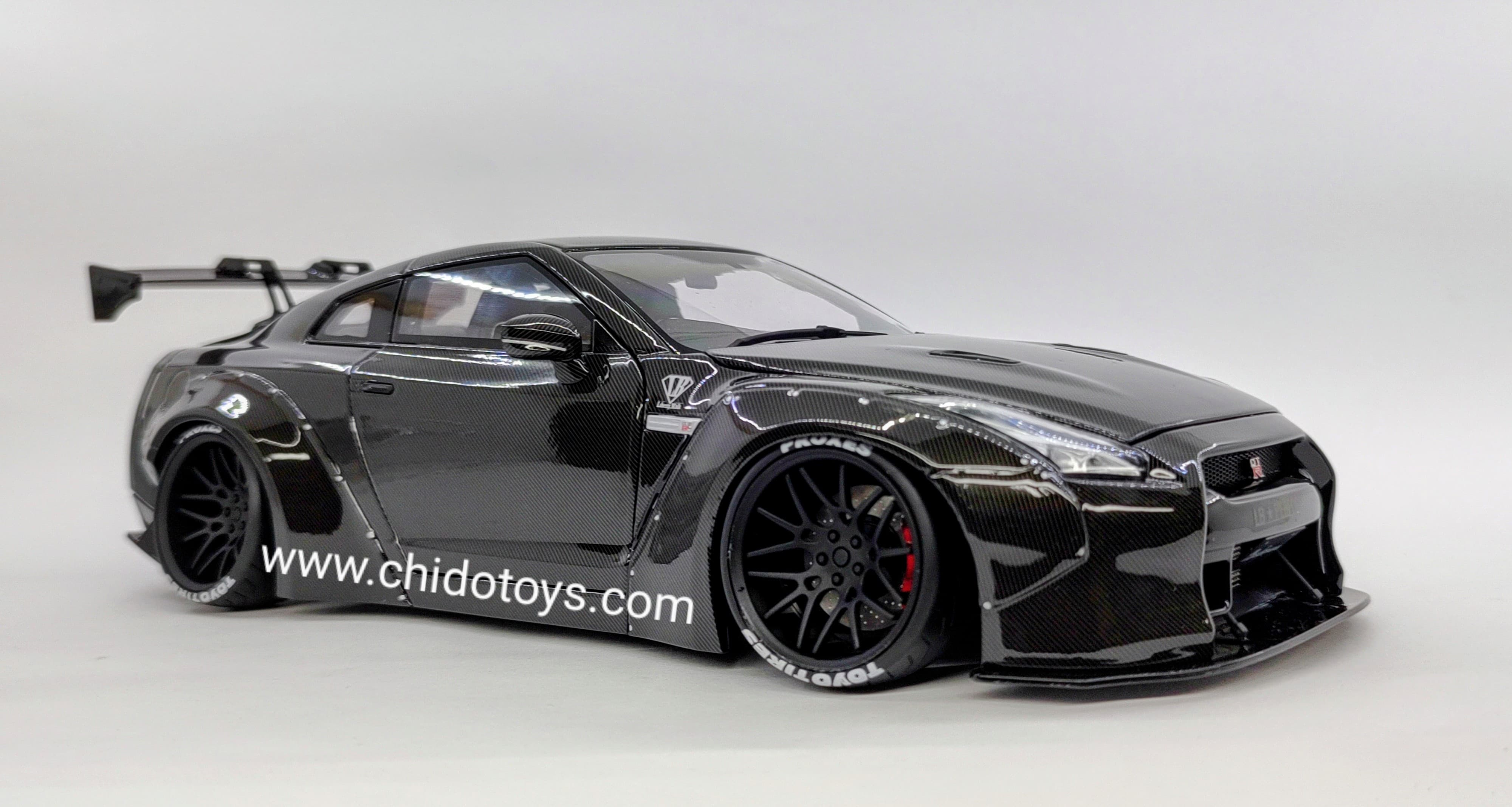 Auto a escala marca PGM, Modelo Nissan LBWK GT - R R35 exclusivo HEC 2024 - Chido Toys