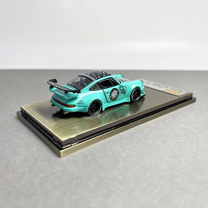 Auto a escala marca PGM modelo RWB Azul Tiffany - Chido Toys