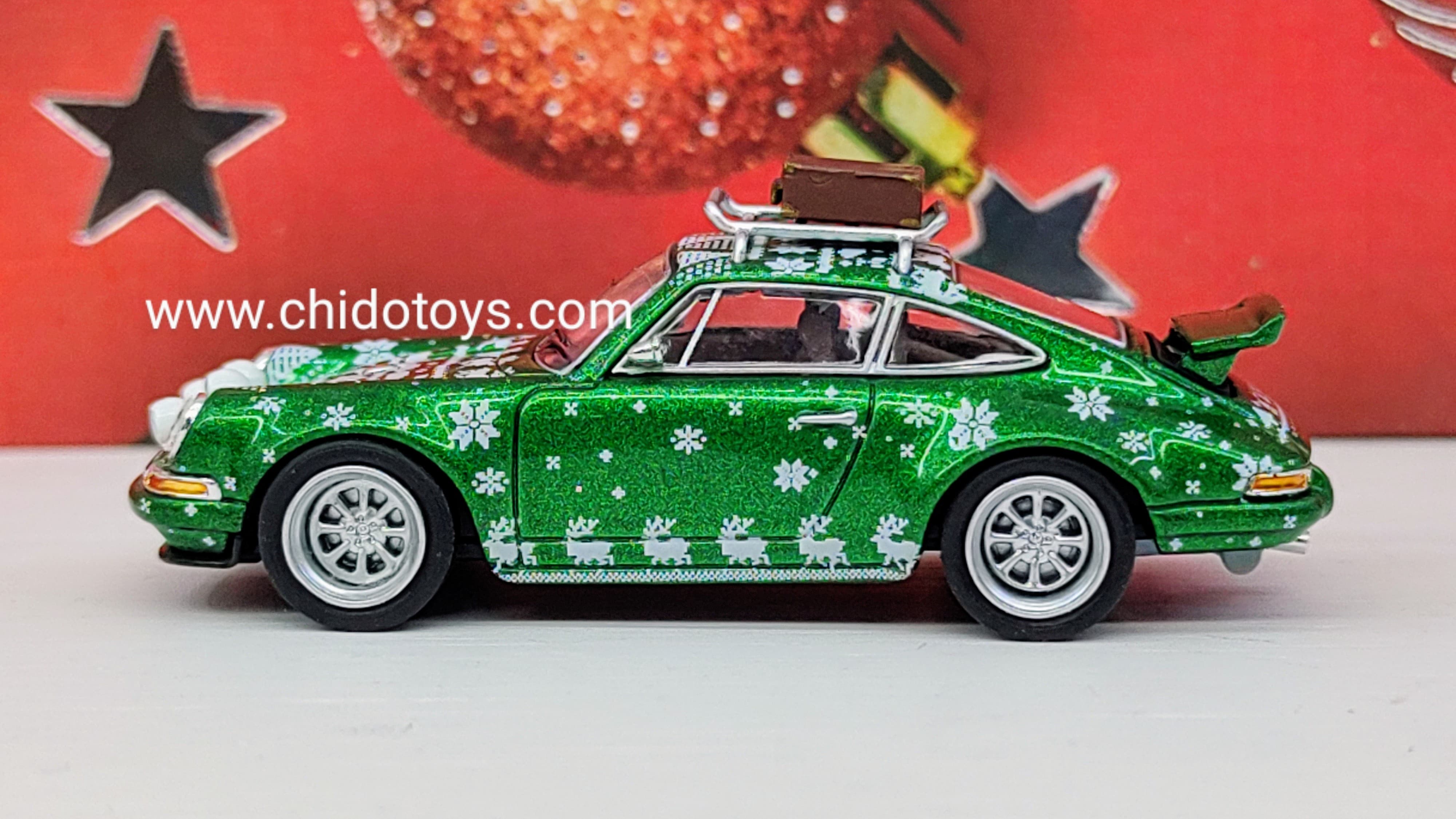 Auto a escala marca POPRACE, Modelo Singer Navidad - Chido Toys