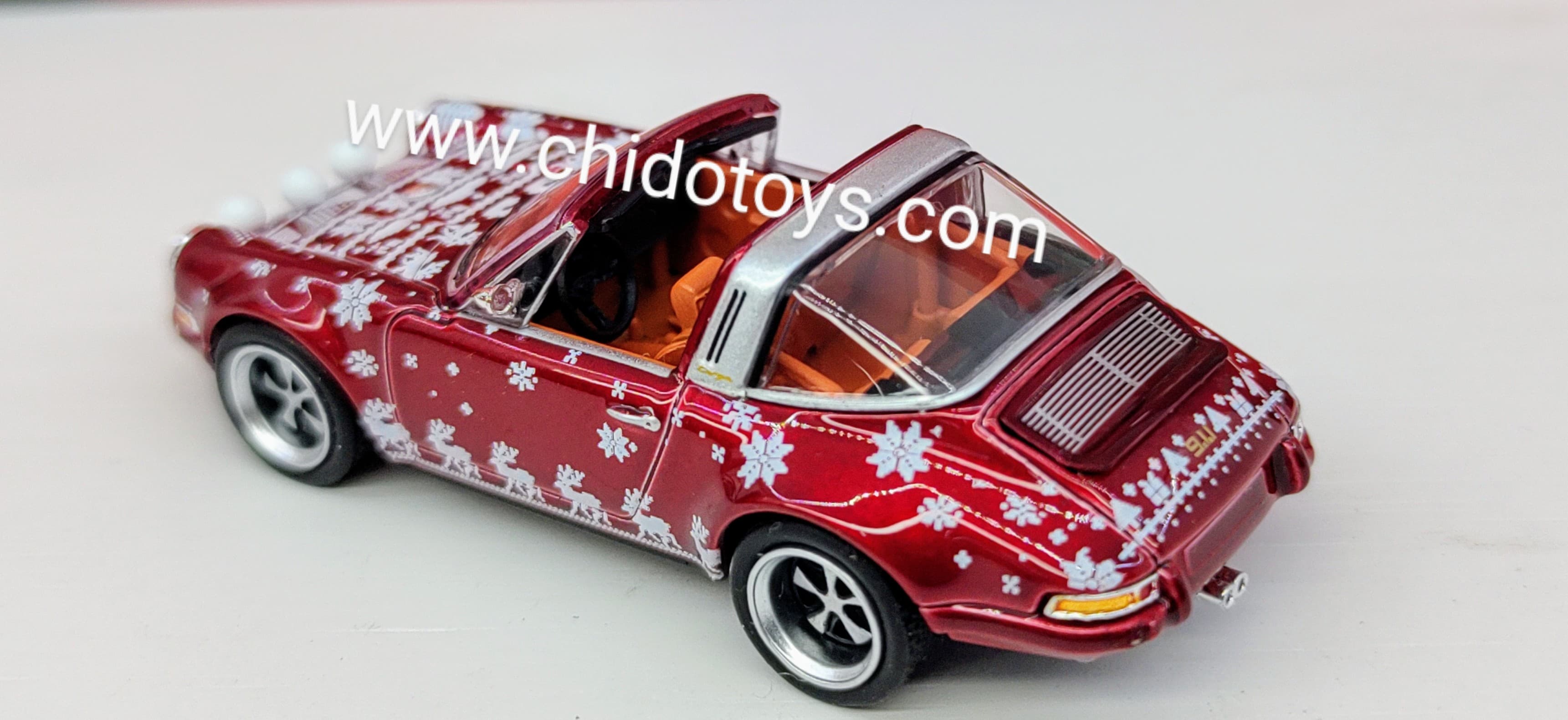 Auto a escala marca POPRACE, Modelo Singer Navidad - Chido Toys