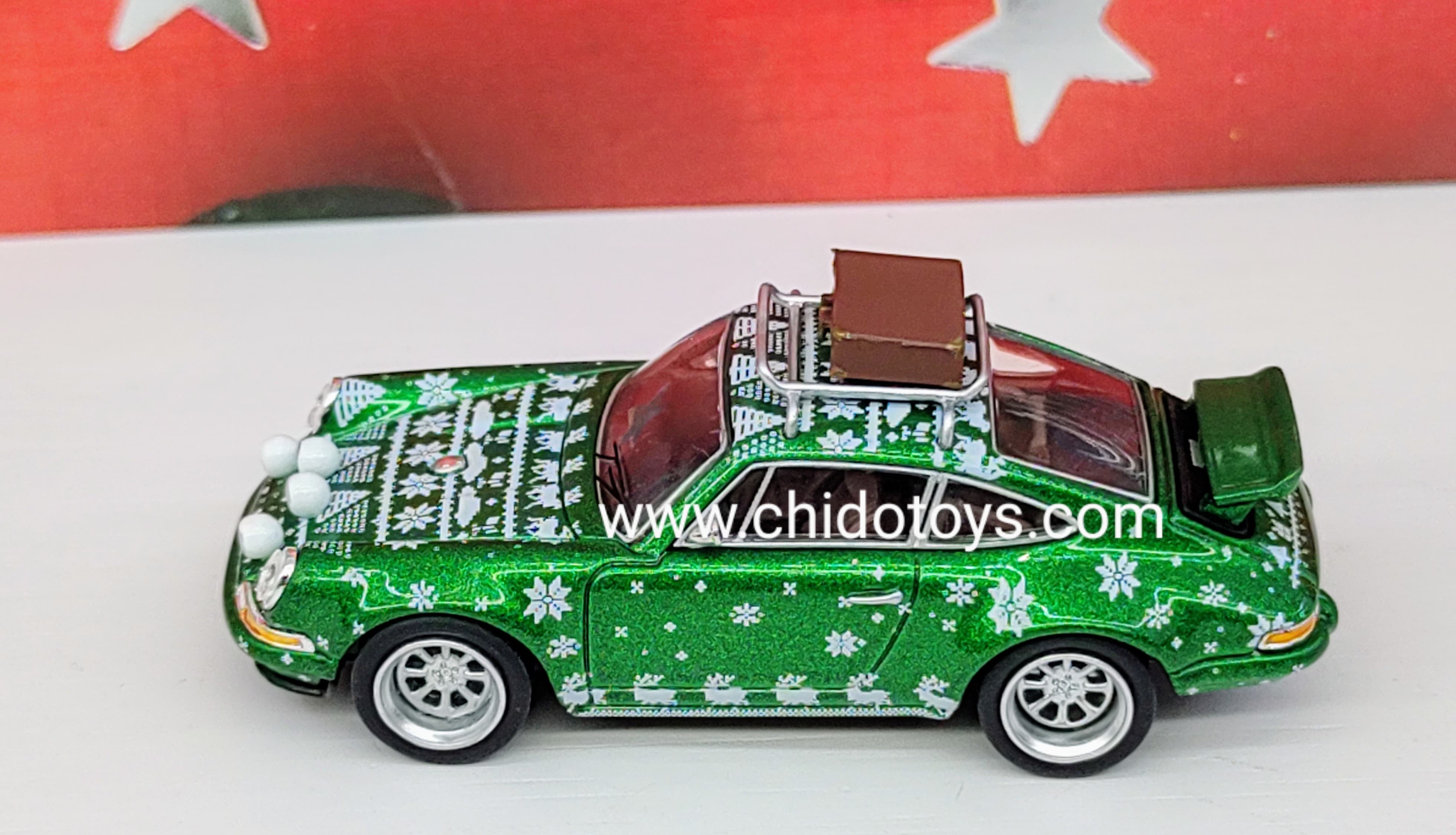 Auto a escala marca POPRACE, Modelo Singer Navidad - Chido Toys