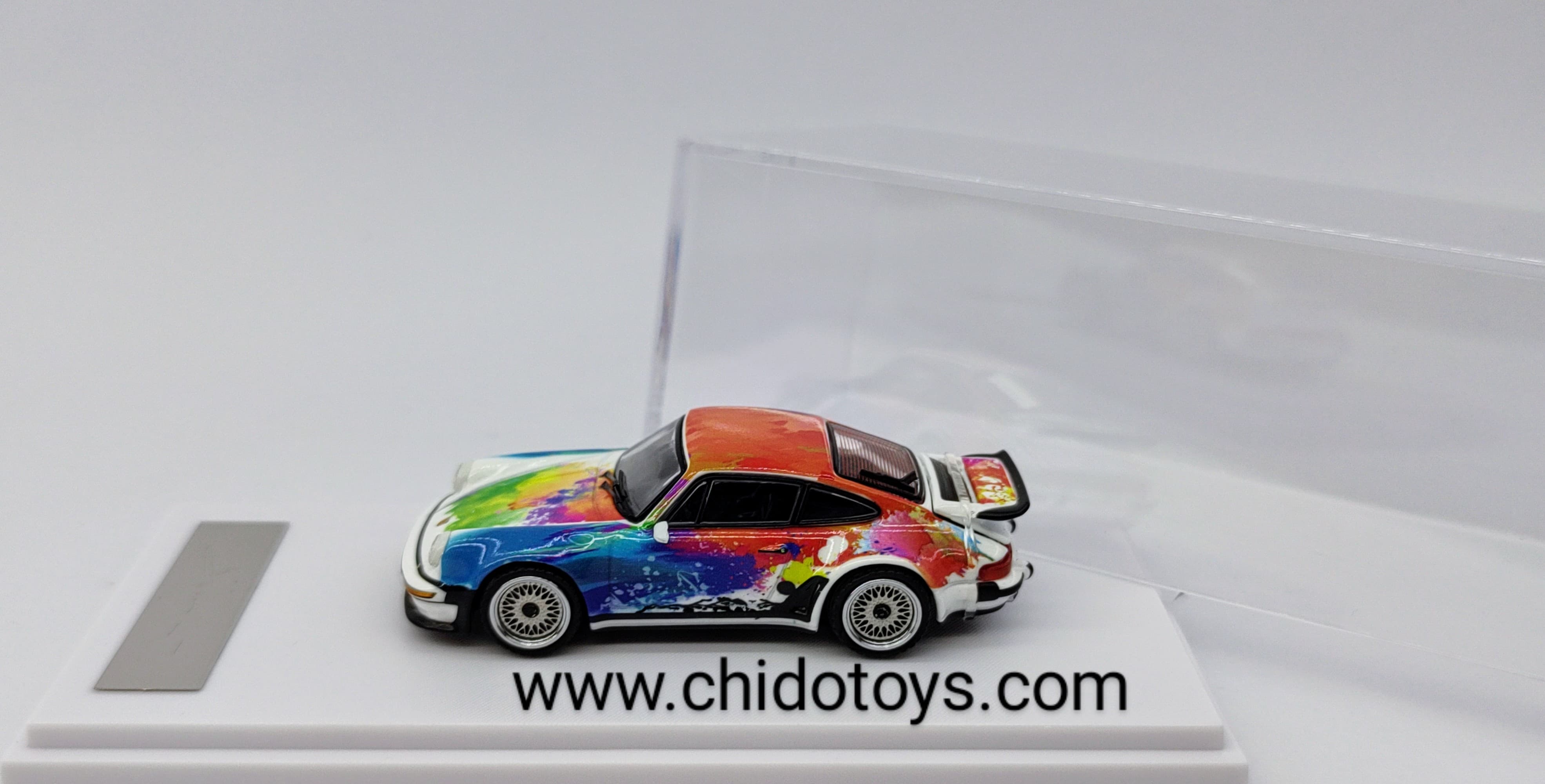 Auto a escala marca Rhino Model, Modelo 1989 Porsche 911 Carrera - Chido Toys