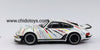 Rhino Model Singer 1:64 blanco con líneas multicolor, llantas de goma funcionales y tapa de motor removible