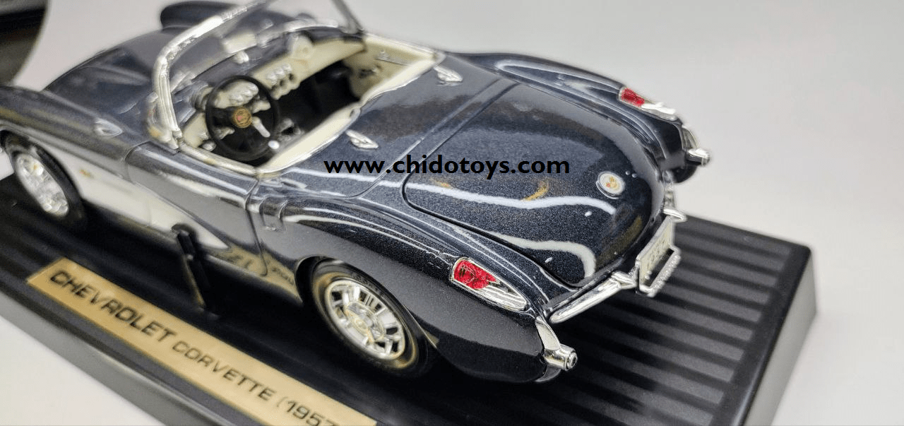 Auto a escala marca Road Tough, Modelo Chevrolet Corvette 1957 - Chido Toys