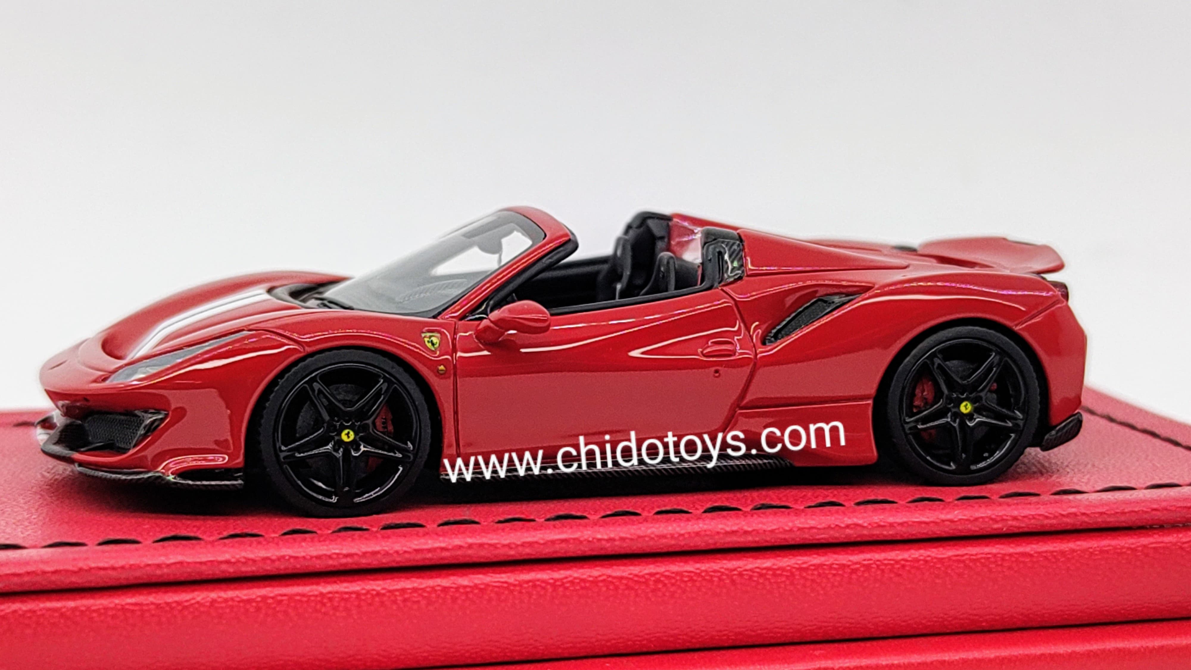 Auto a escala marca Rotating Wheel, Modelo Ferrari 488 Pista Spider - Chido Toys