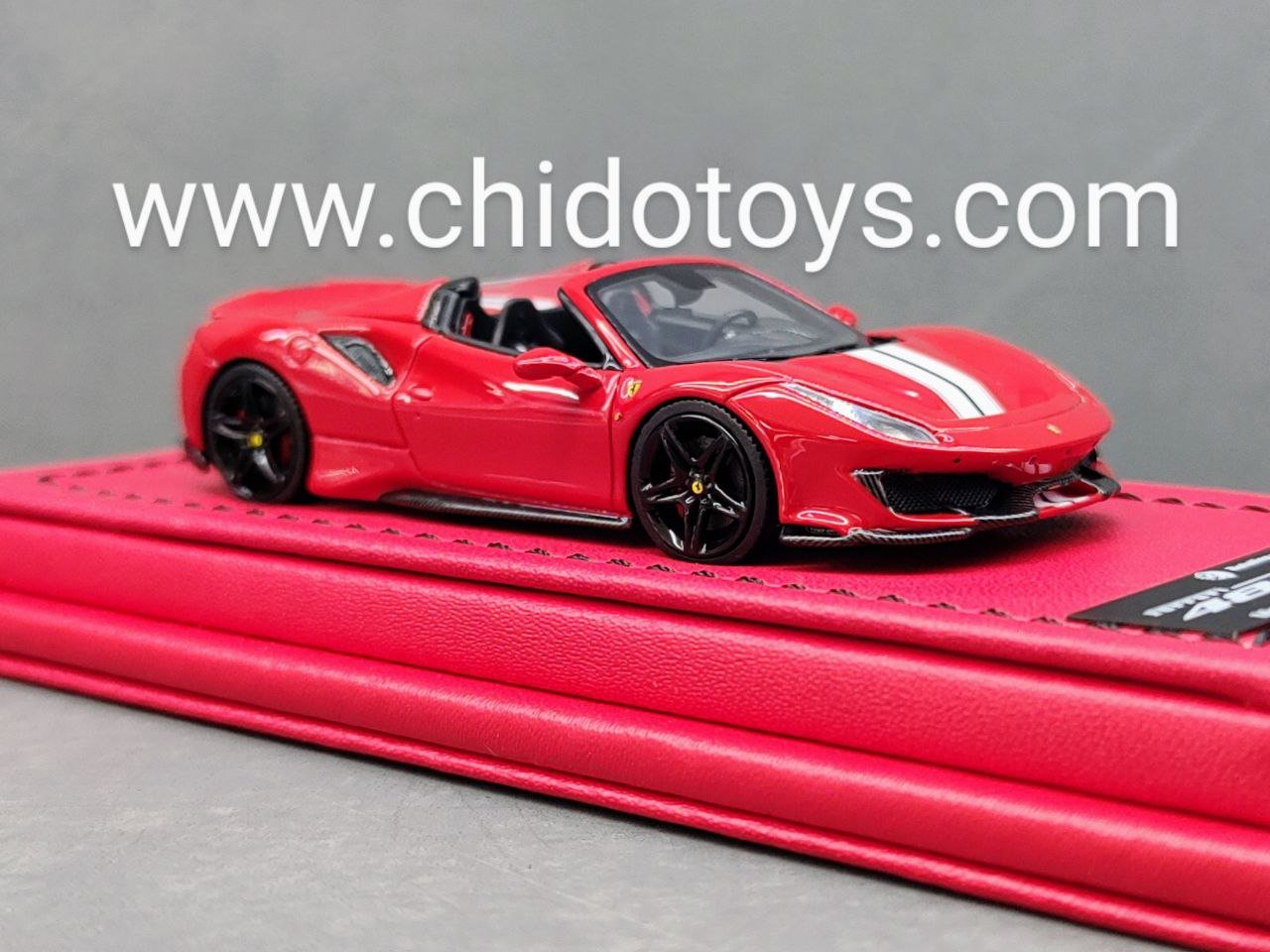 Auto a escala marca Rotating Wheel, Modelo Ferrari 488 Pista Spider - Chido Toys