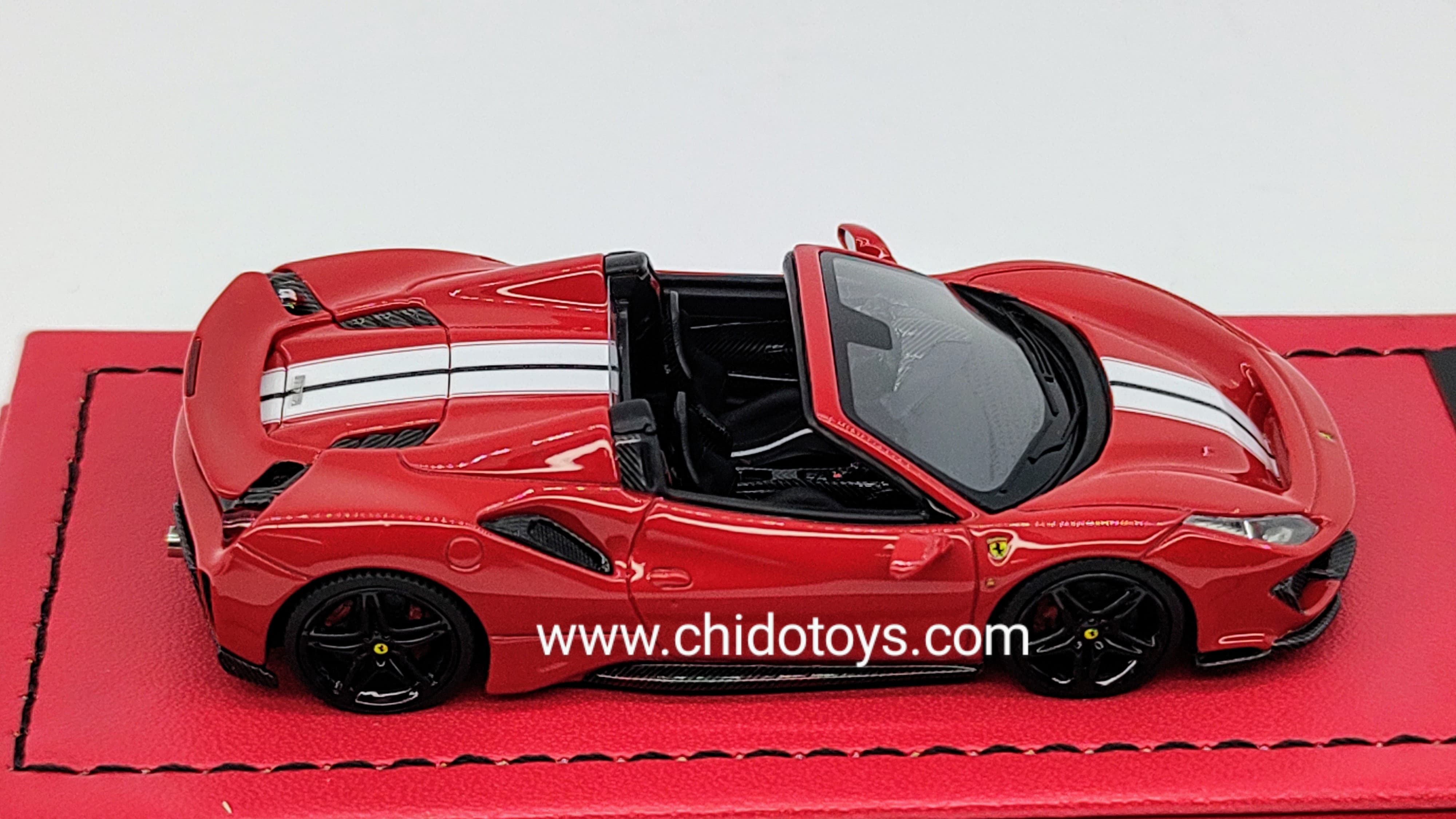 Auto a escala marca Rotating Wheel, Modelo Ferrari 488 Pista Spider - Chido Toys