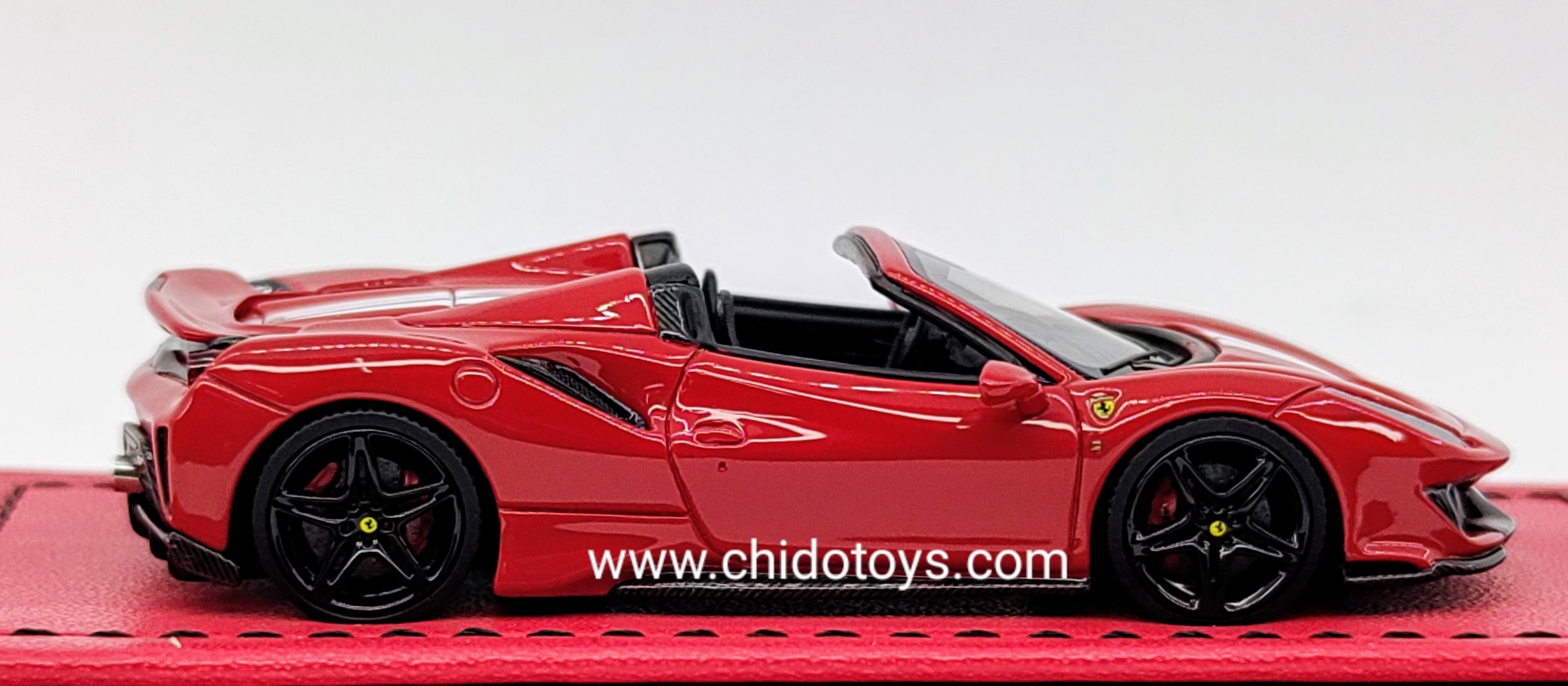 Auto a escala marca Rotating Wheel, Modelo Ferrari 488 Pista Spider - Chido Toys