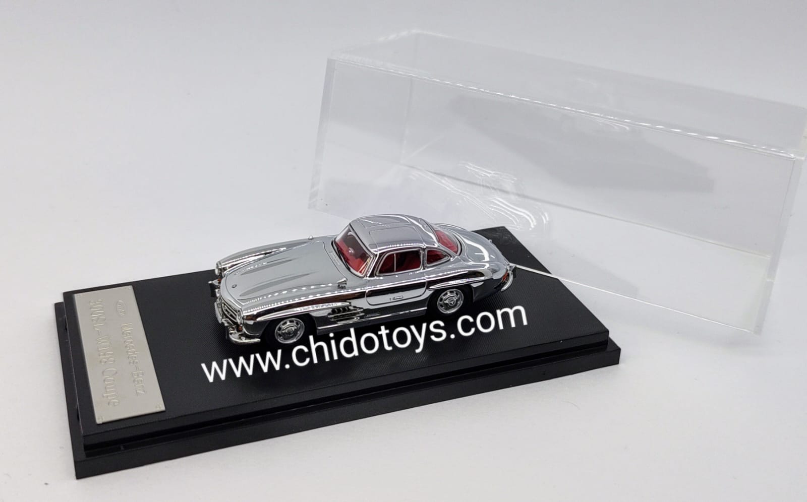 Auto a escala marca SEEKER modelo 300SL W198 - Chido Toys