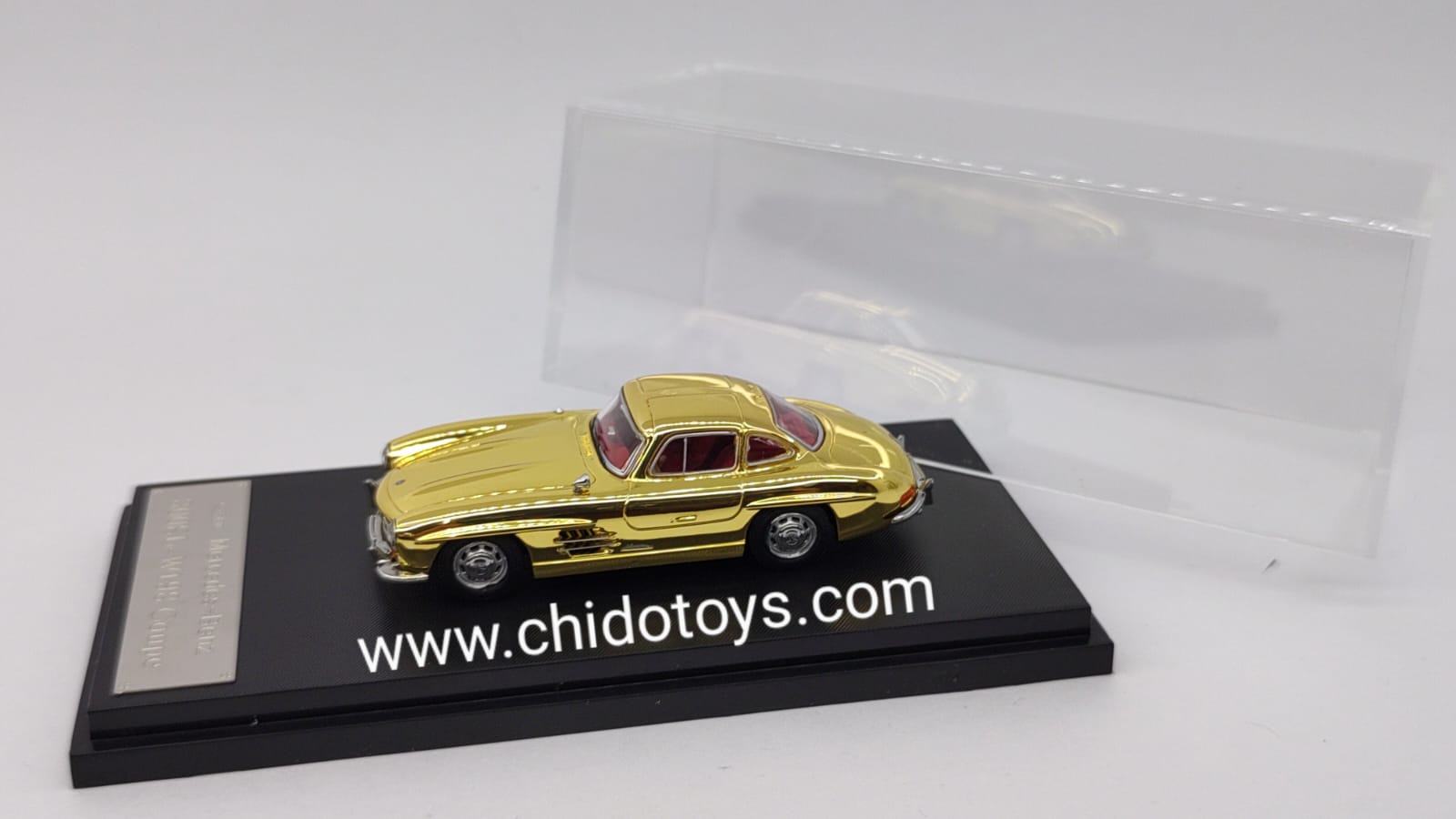 Auto a escala marca SEEKER modelo 300SL W198 - Chido Toys