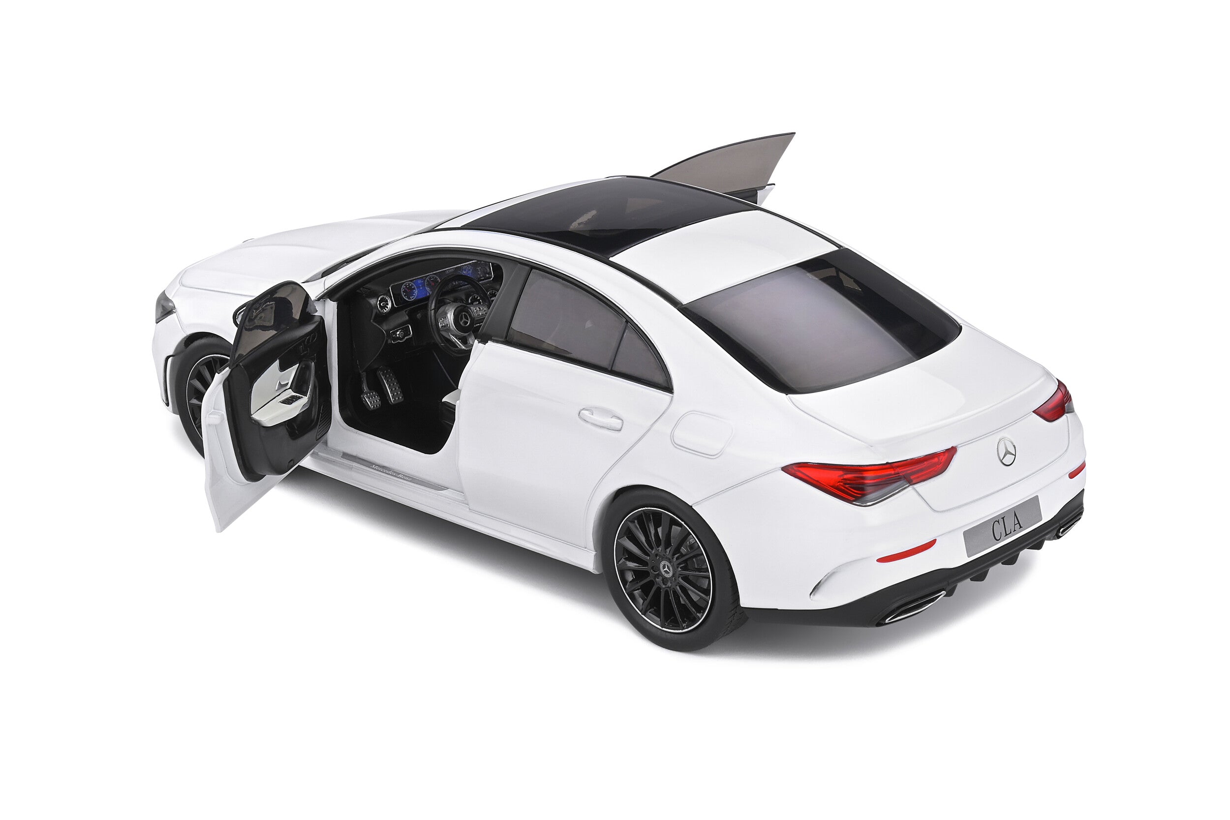 Auto a escala marca Solido Modelo MERCEDES - BENZ CLA (C118) AMG LINE – 2019 - Chido Toys