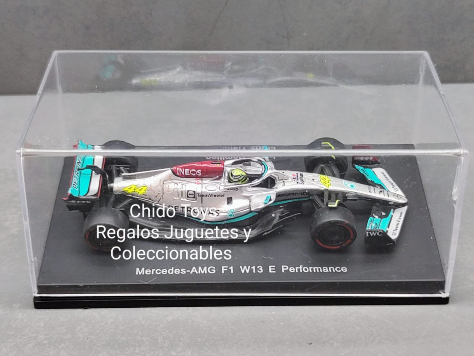 Auto a escala marca Sparky, Modelo Mercedes Benz AMG Petronas F1 #44 Temporada 2022 - Chido Toys