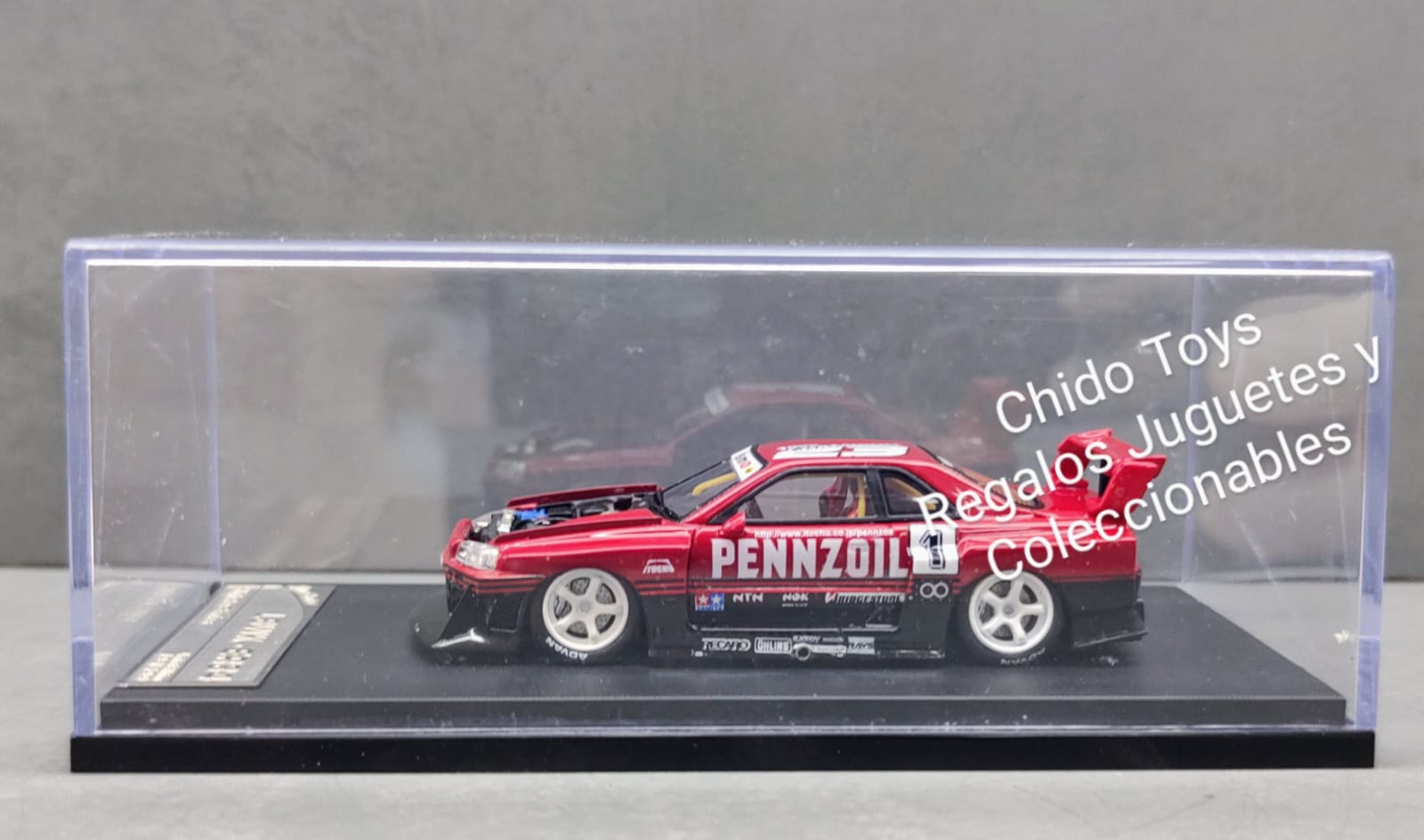 Auto a escala marca Stance Hunters High Rev Series, Modelo Nissan Skyline GTR34LBWK - ER34 Rojo - Chido Toys