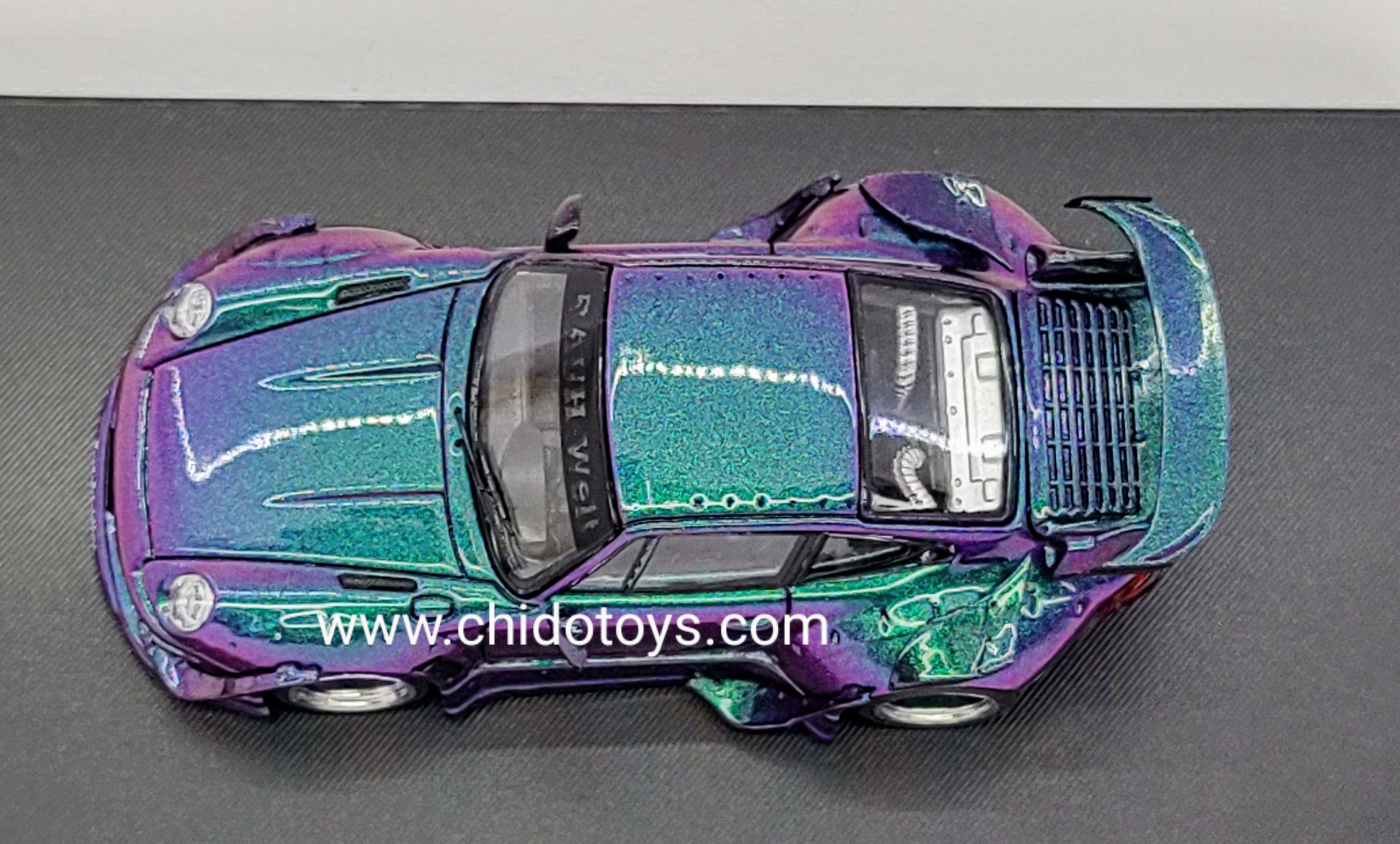 Auto a escala marca Steet Weapon, Modelo RWB 993, Camaleón - Chido Toys