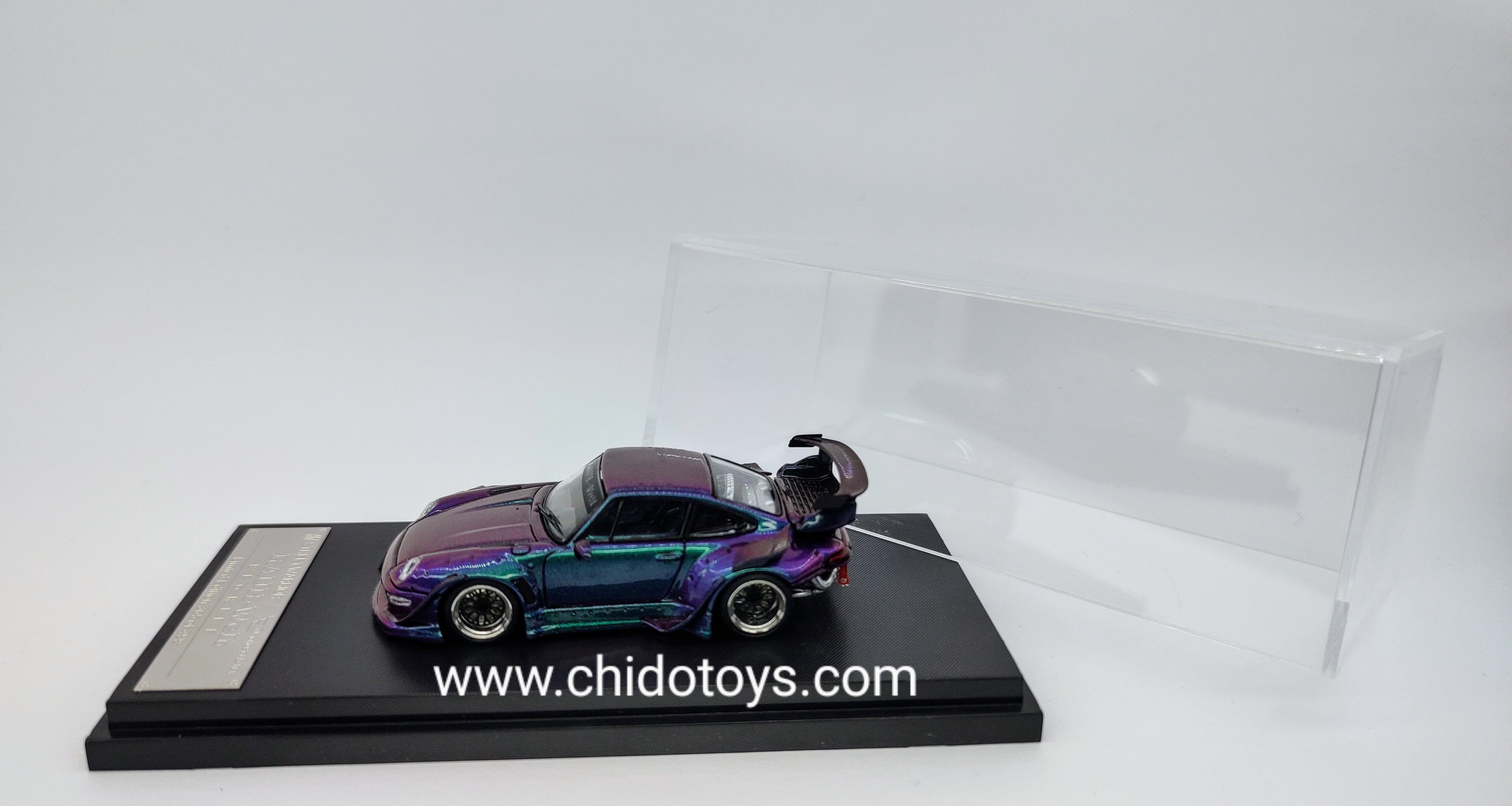 Auto a escala marca Steet Weapon, Modelo RWB 993, Camaleón - Chido Toys