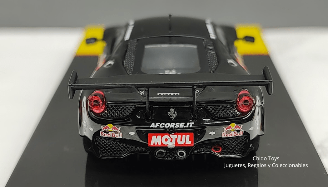 Auto a escala marca Tarmac - Ixo modelo Ferrari 458 Italia Red Bull negro - Chido Toys