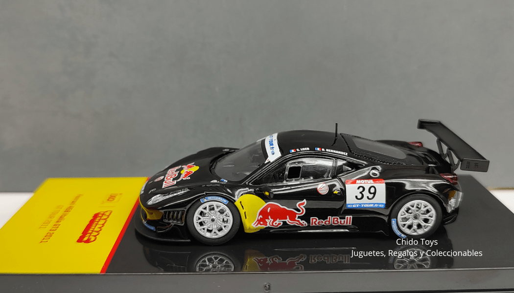 Auto a escala marca Tarmac - Ixo modelo Ferrari 458 Italia Red Bull negro - Chido Toys