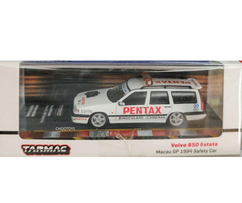 Auto a escala, marca Tarmac, modelo Volvo 850 Estate Macau, color blanco, 14+ - Chido Toys