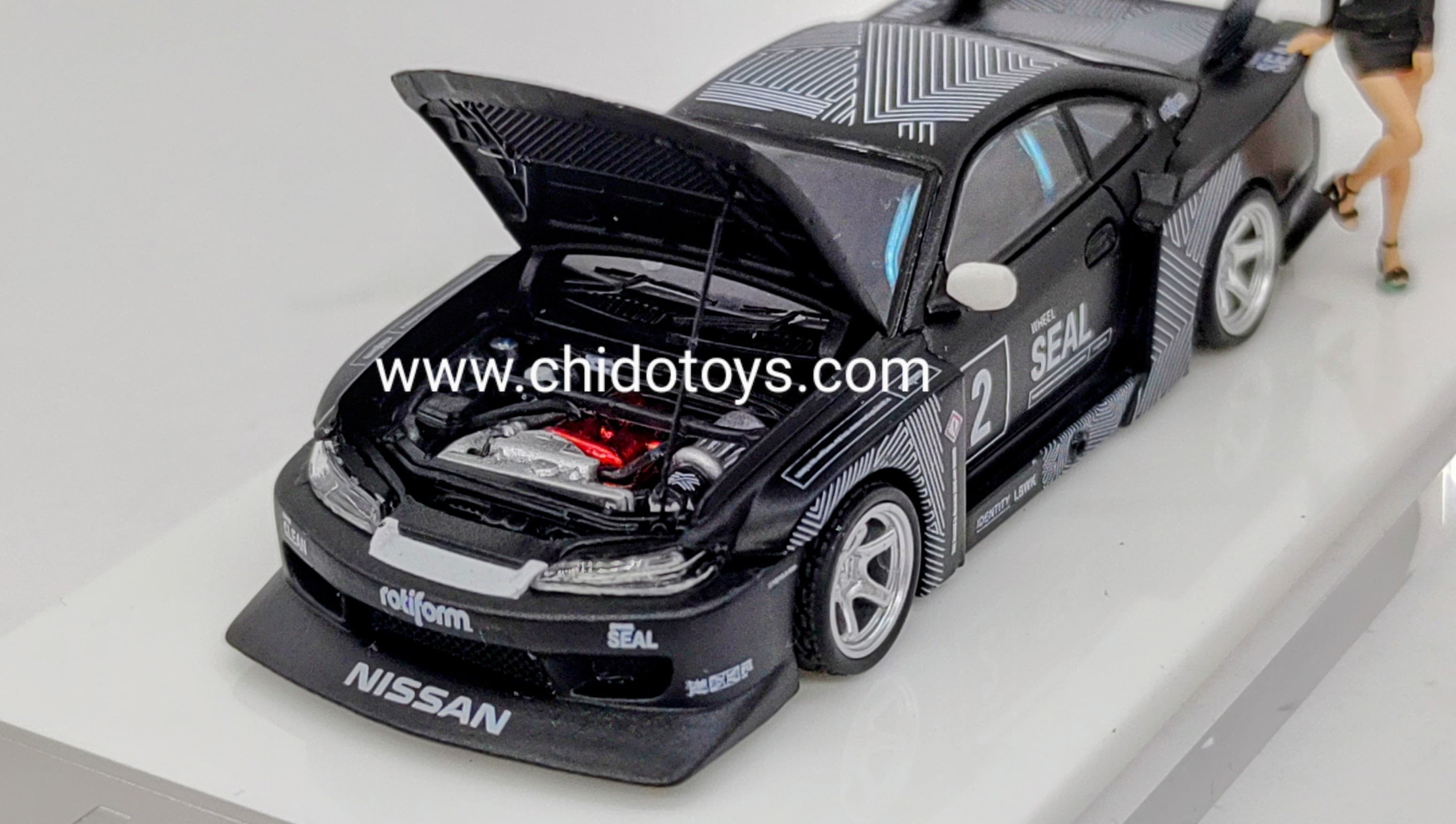 Auto a escala marca Time Micro, Modelo LBWK S15 Black series - Chido Toys