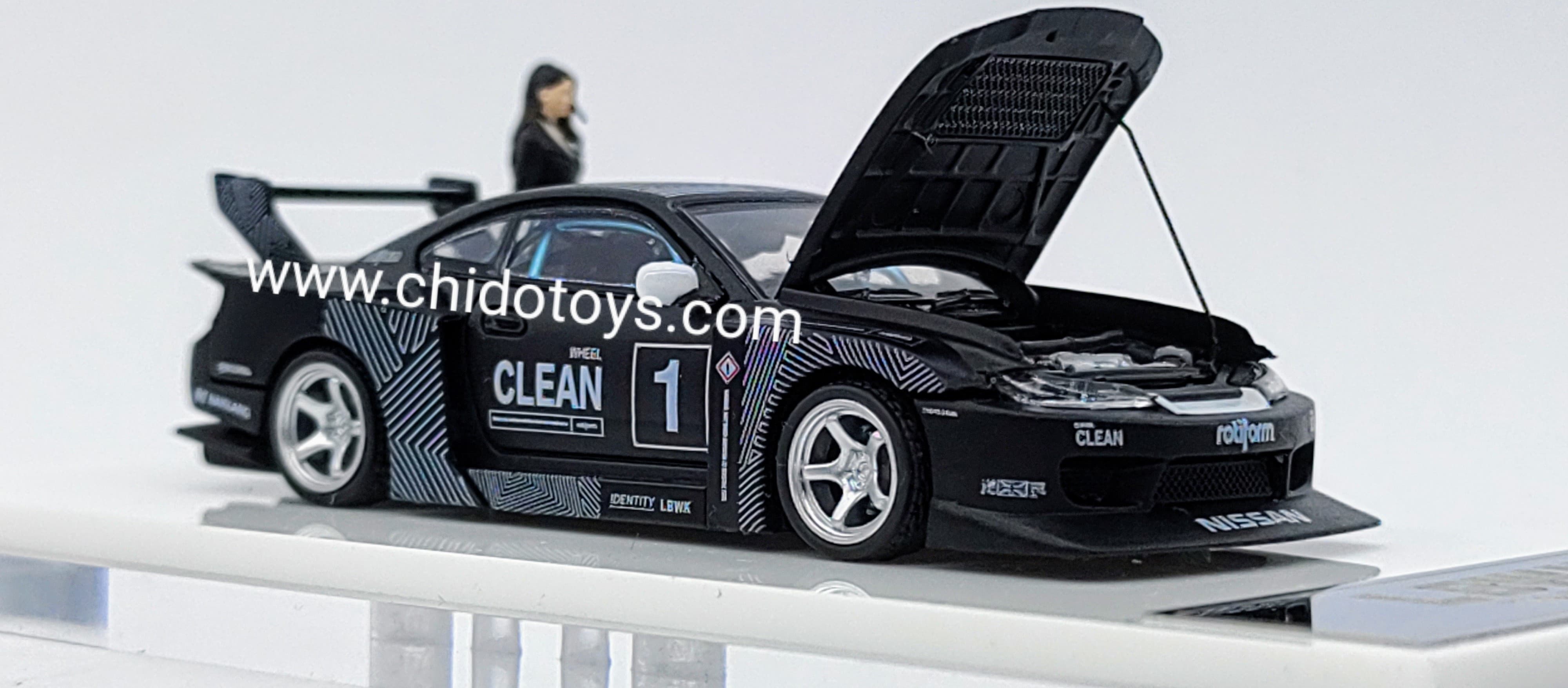 Auto a escala marca Time Micro, Modelo LBWK S15 Black series - Chido Toys