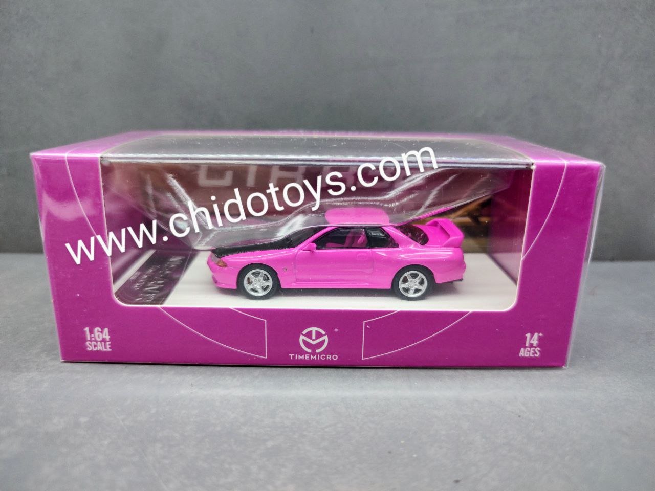 Auto a escala marca Time Micro Modelo Nissan GTR R32 Rose Pink - Chido Toys