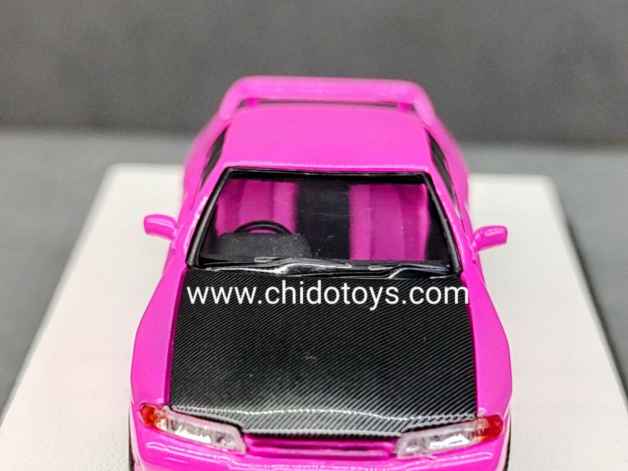 Auto a escala marca Time Micro Modelo Nissan GTR R32 Rose Pink - Chido Toys