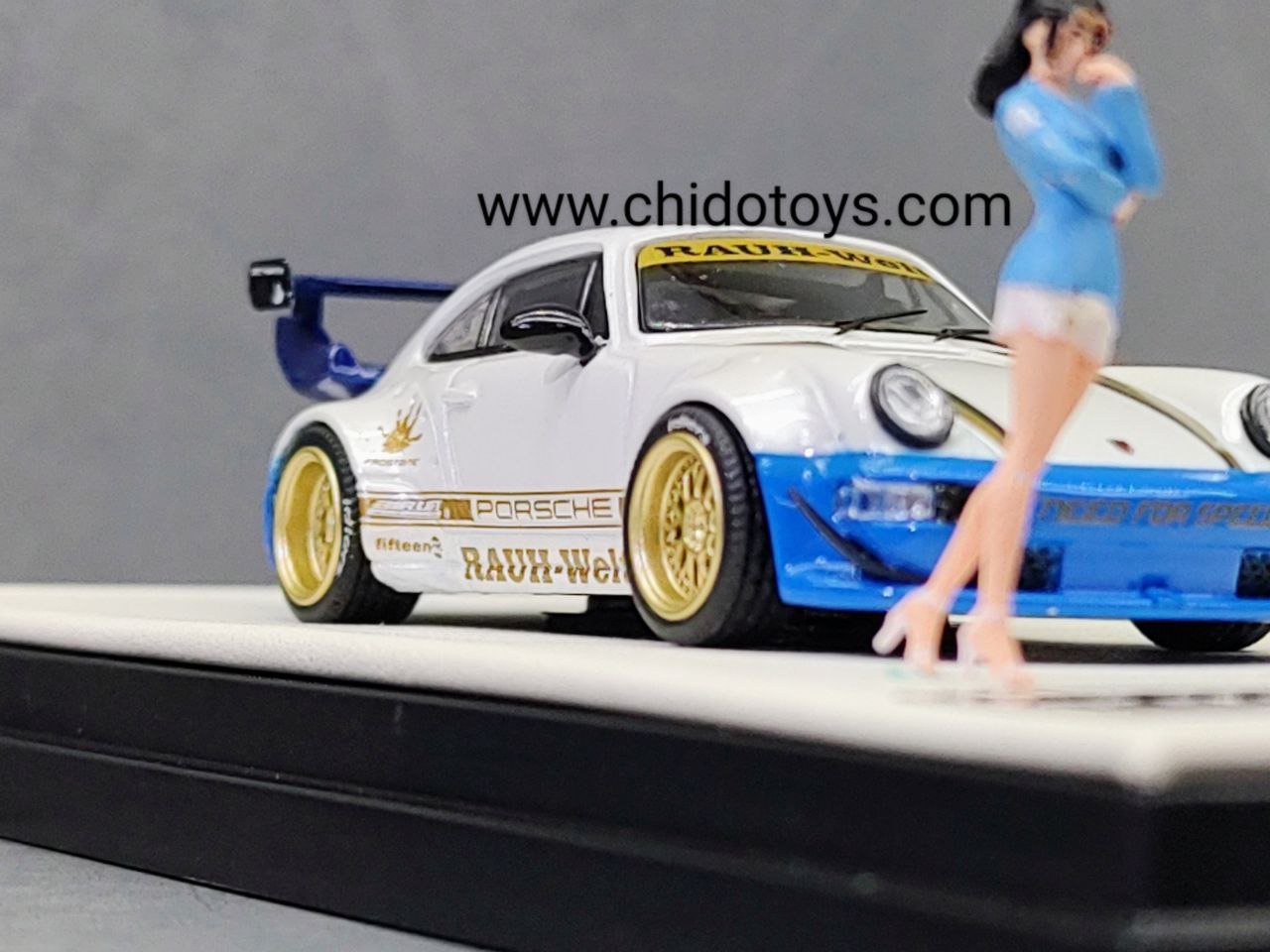 Auto a escala marca TPC, Modelo RWB964 - Chido Toys