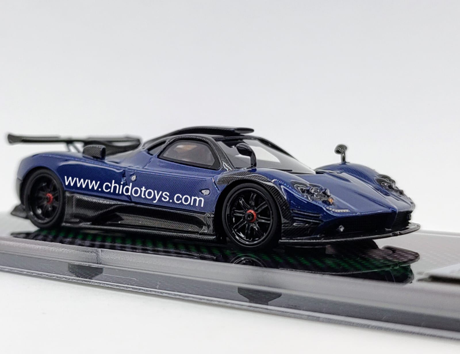 Auto a escala marca U2, Modelo Pagani Zonda 760LH - Chido Toys