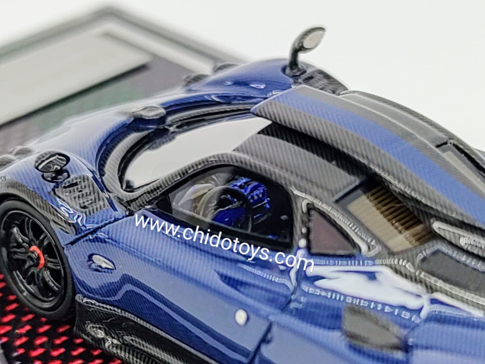 Auto a escala marca U2, Modelo Pagani Zonda 760LH - Chido Toys